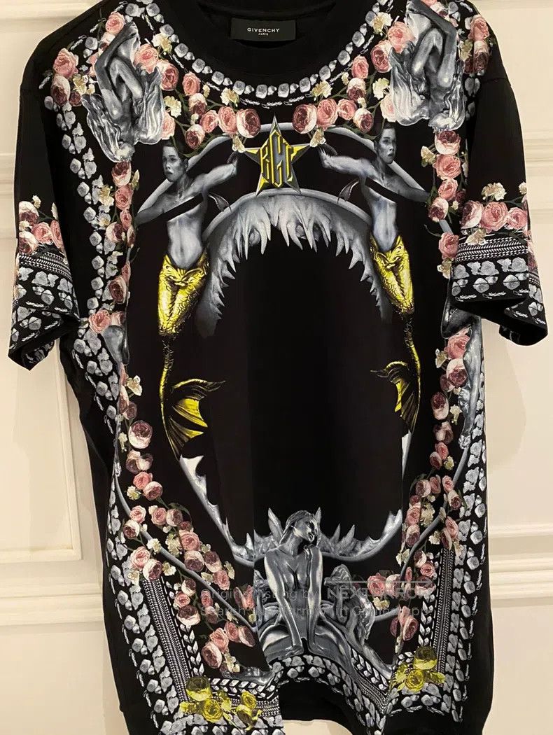 Givenchy Givenchy Shark Mermaid Floral Tee Size US XXS / EU 40 - 2 Thumbnail