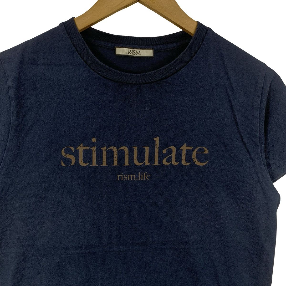 Other R ISM Stimulate Minimalist Text Based Graphic faded Gold Tee Size US S / EU 44-46 / 1 - 5 Thumbnail
