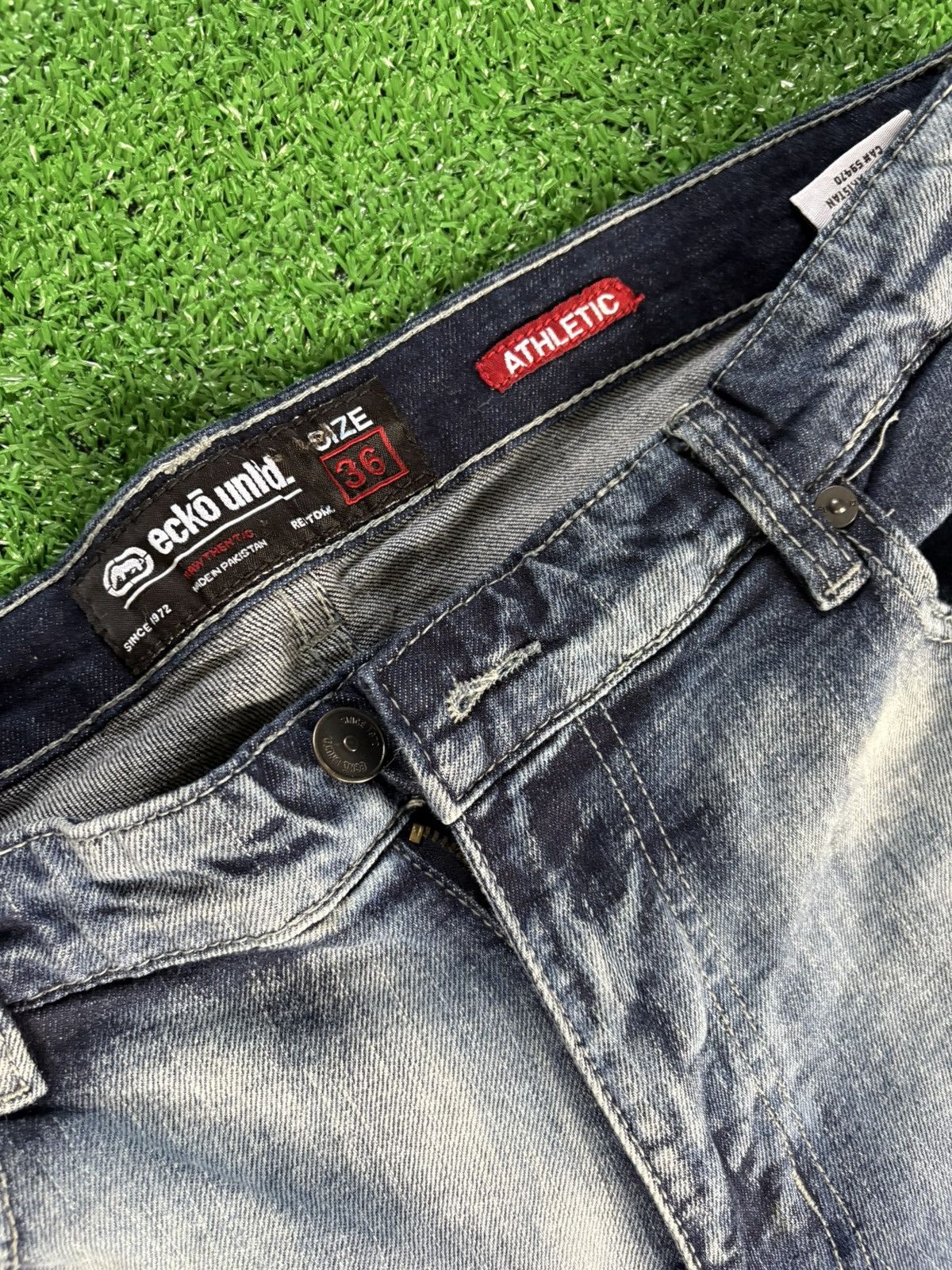 Ecko Unltd. × Vintage Vintage Ecko unitd Y2K faded jeans Size US 36 / EU 52 - 2 Thumbnail