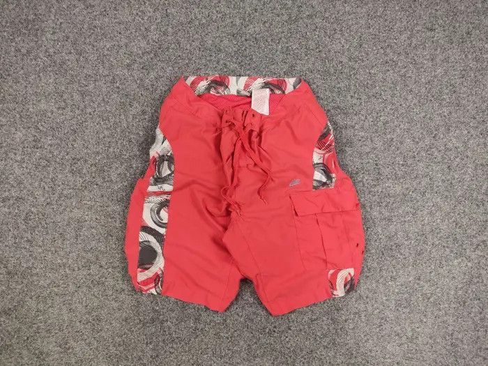 Nike Vintage 00's Nike Cargo Pocket Logo Shorts Style Y2K Size US 34 / EU 50 - 1 Thumbnail