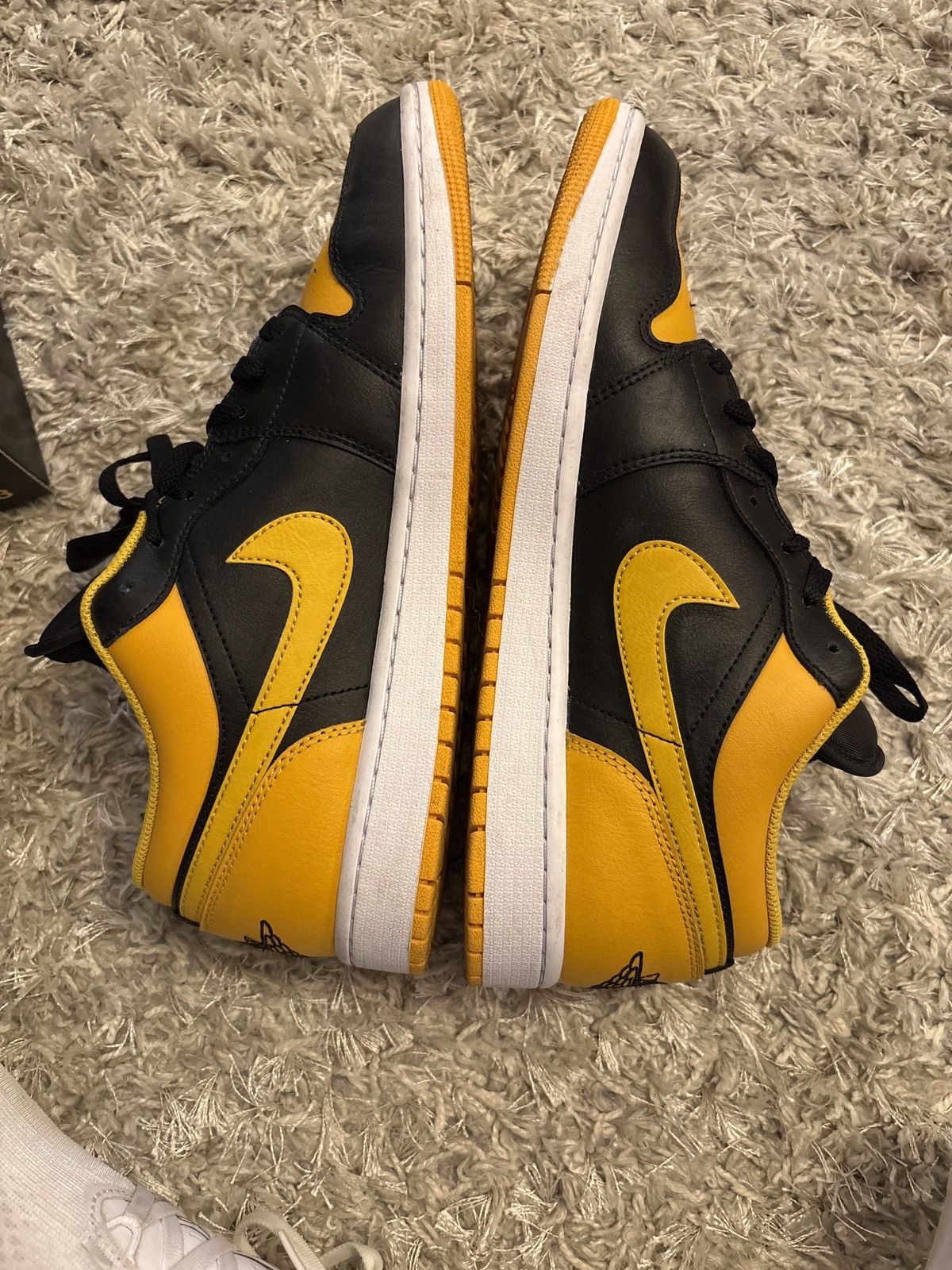 Jordan Brand Air Jordan 1 Low Size US 11 / EU 44 - 9 Thumbnail