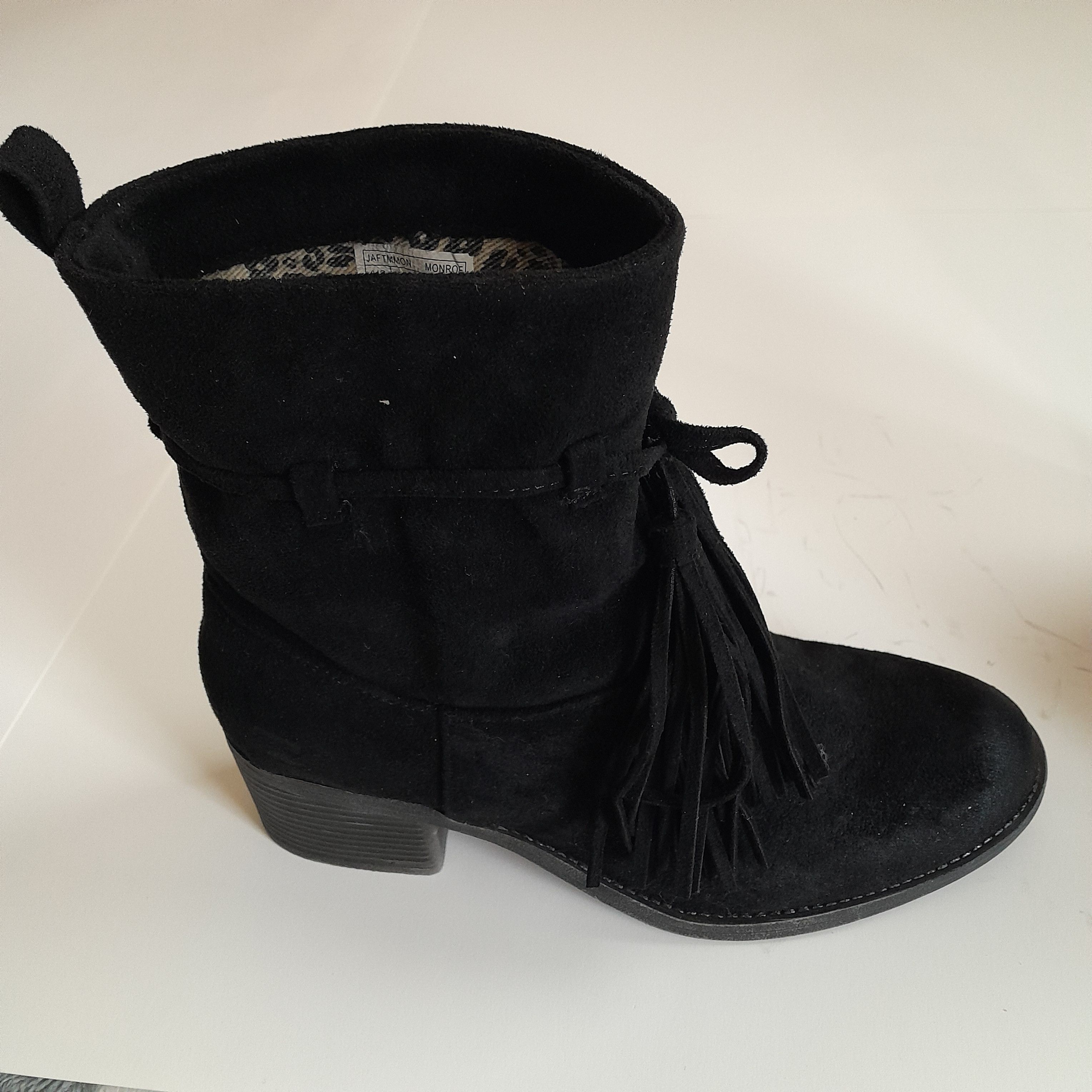Billabong Billabong Monroe Vegan Suede Tassel Boots Size US 8 / IT 38 - 2 Thumbnail