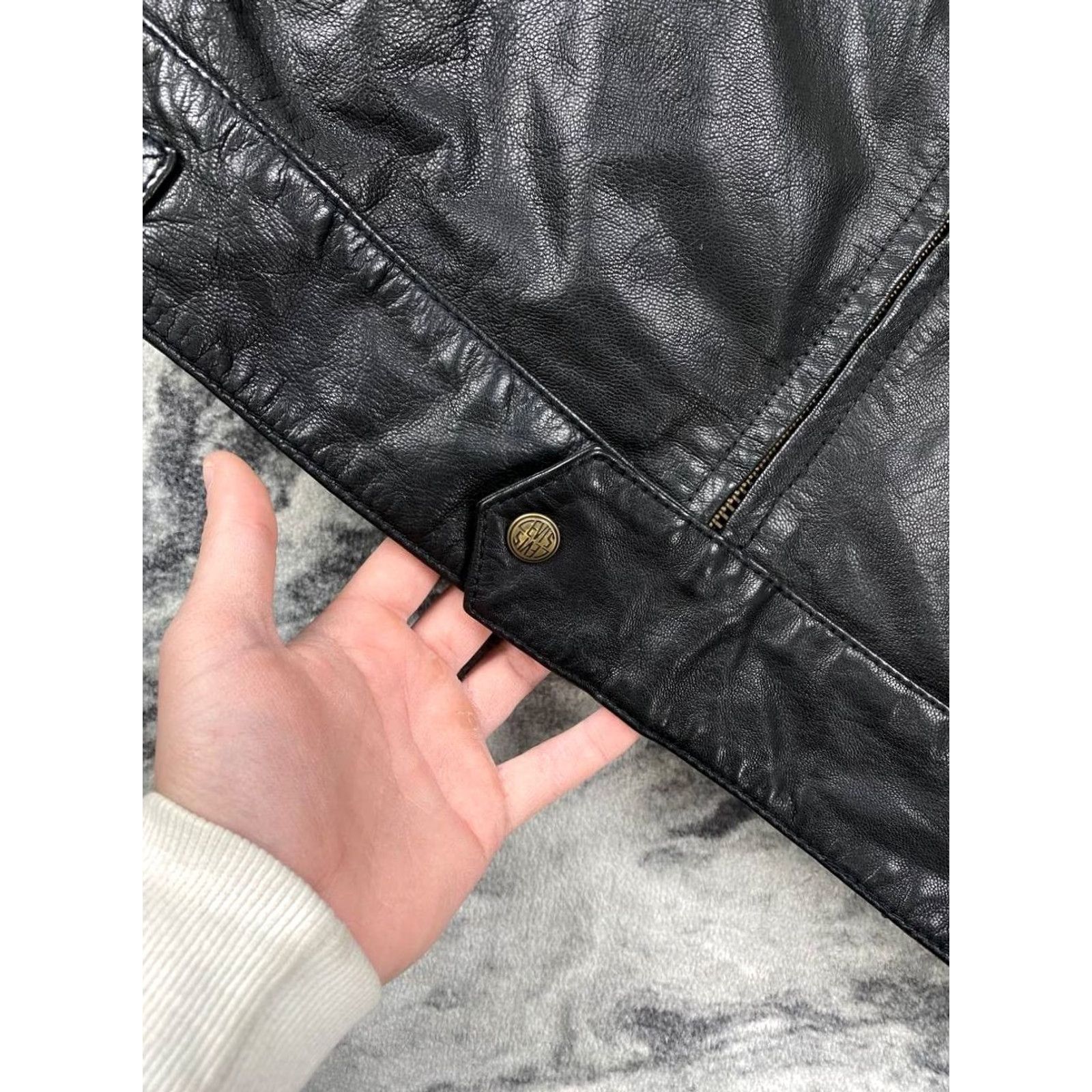 Levi's VINTAGE Levi's Leather Jacket Men S Black Zip Biker Mid-Length 00s Casual Winter Fall 51 Chest 67 Length 47.5 Shoulders 65.5 Sleeve Regular Size US S / EU 44-46 / 1 - 3 Thumbnail