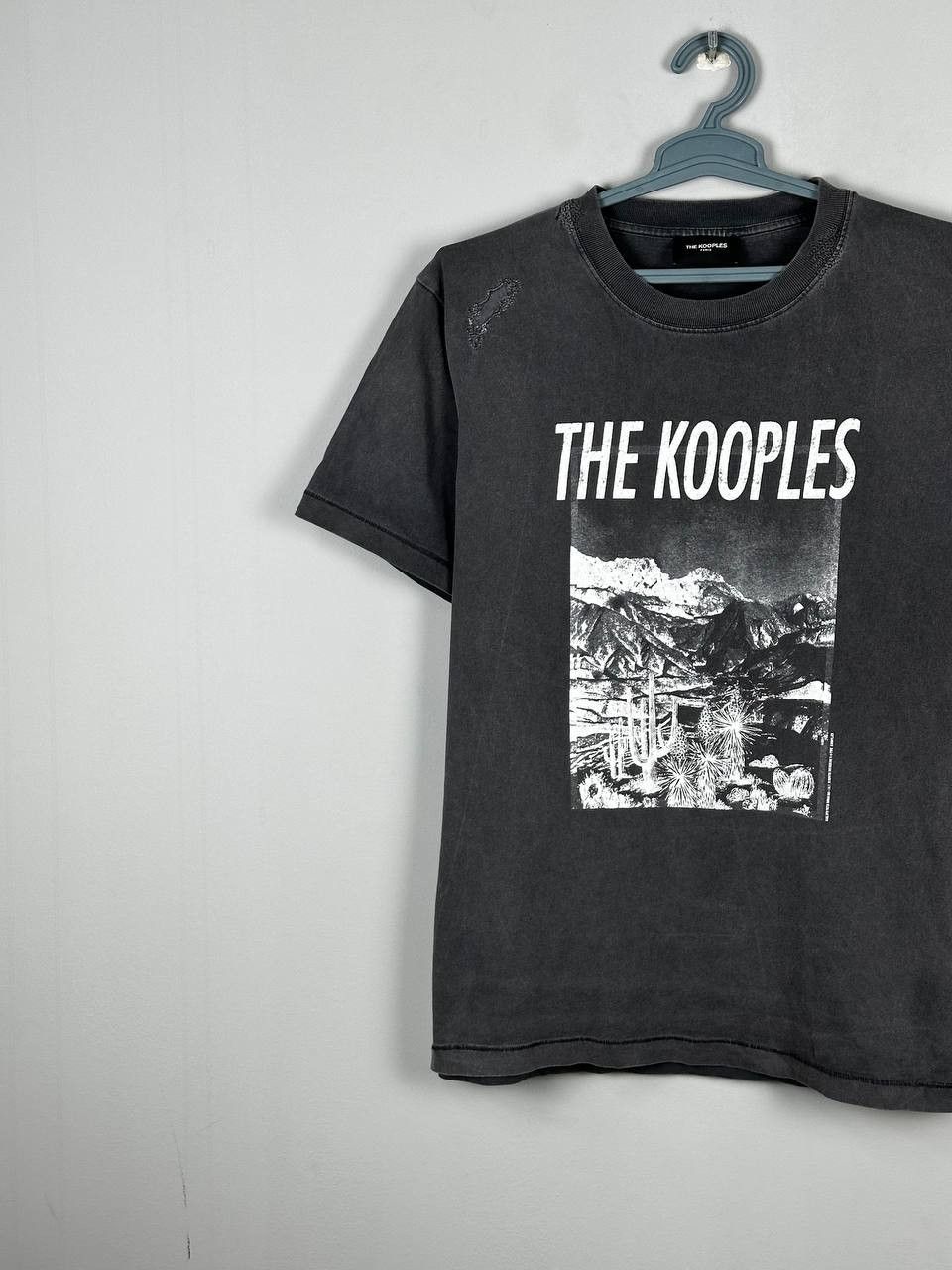 The Kooples The Kooples Paris Distressed Faded Graphic T Shirt Size US L / EU 52-54 / 3 - 2 Thumbnail