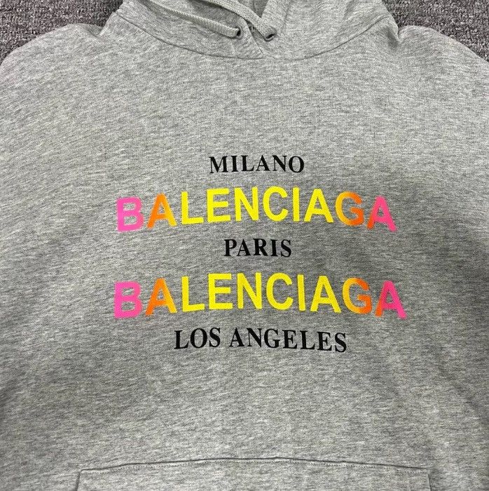 Balenciaga Balenciaga Gradient Logo Hoodie2412-Nextarrow Size US S / EU 44-46 / 1 - 4 Thumbnail