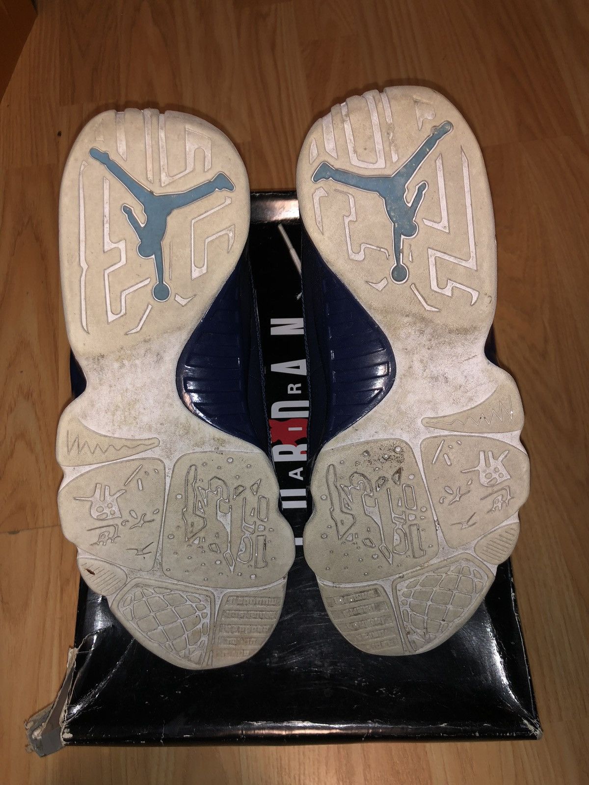 Nike Air Jordan 9 Retro UNC Blue - Size 9 Size US 9 / EU 42 - 7 Thumbnail