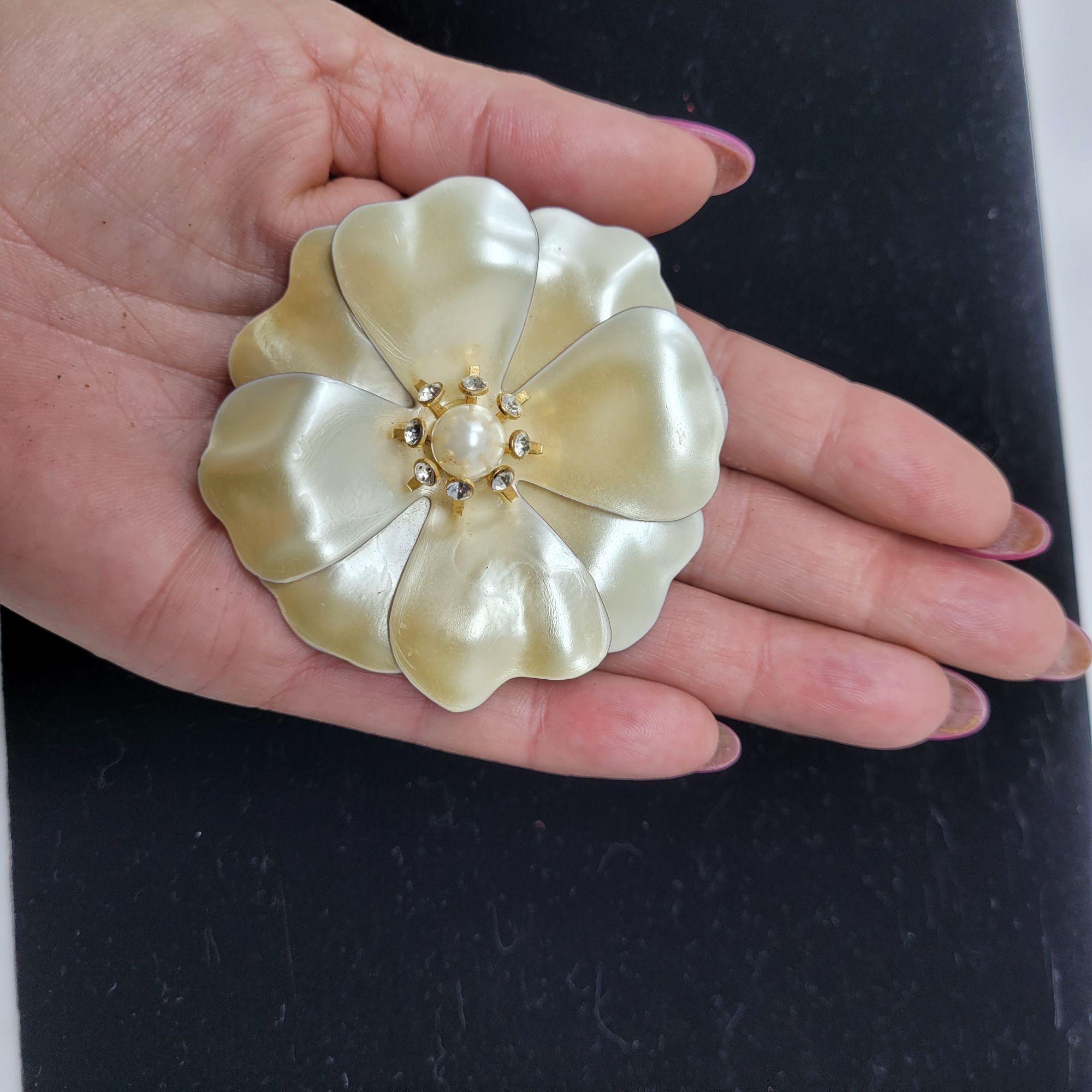 Vintage Vintage 60s Faux Mother Of Pearl Flower Brooch Faux Pearl Rh Size ONE SIZE - 2 Thumbnail