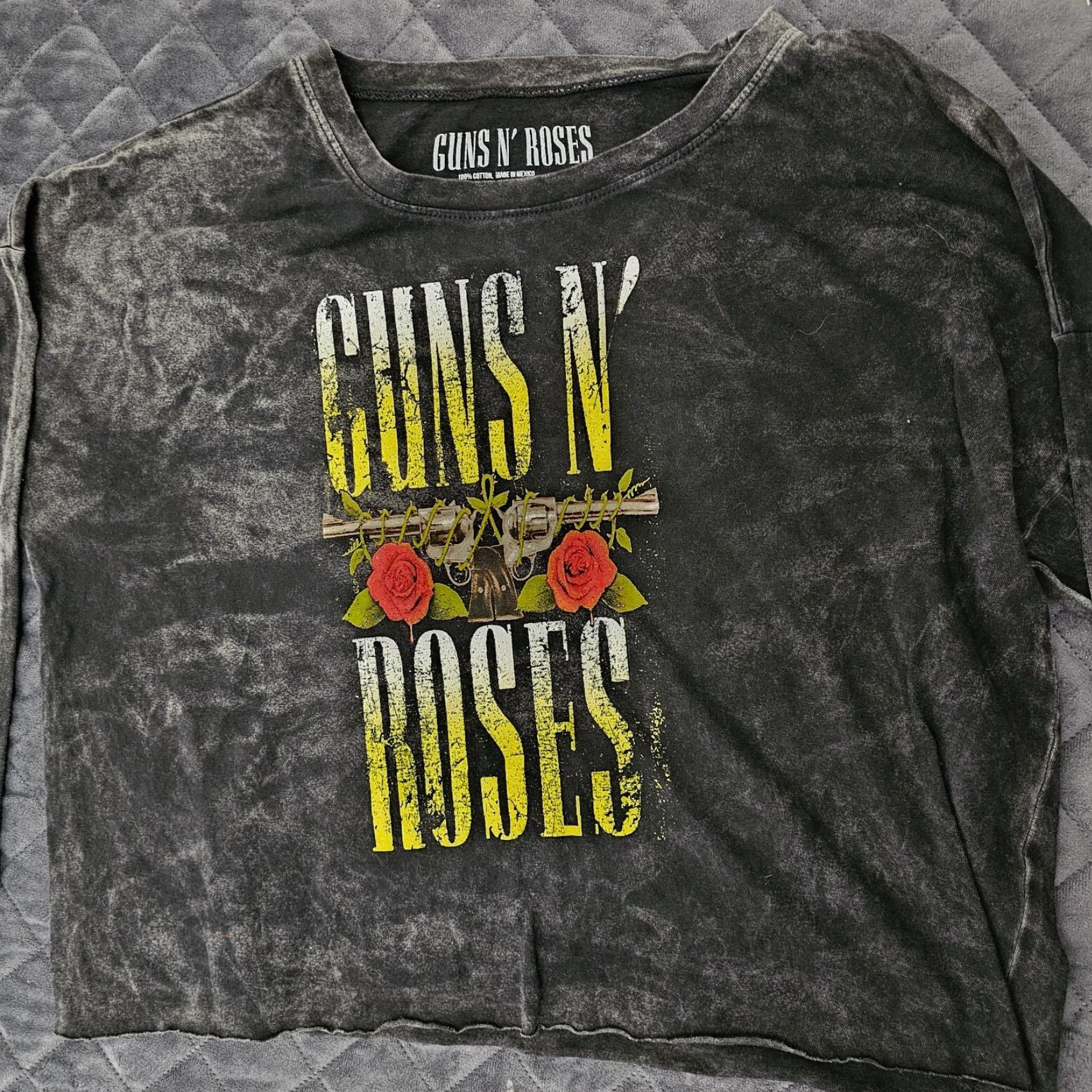 Vintage Guns N' Roses Long Sleeve Crop Shirt Women Size M Black Crew Neck 90s Vibe Vintage Look Size M / US 6-8 / IT 42-44 - 3 Thumbnail