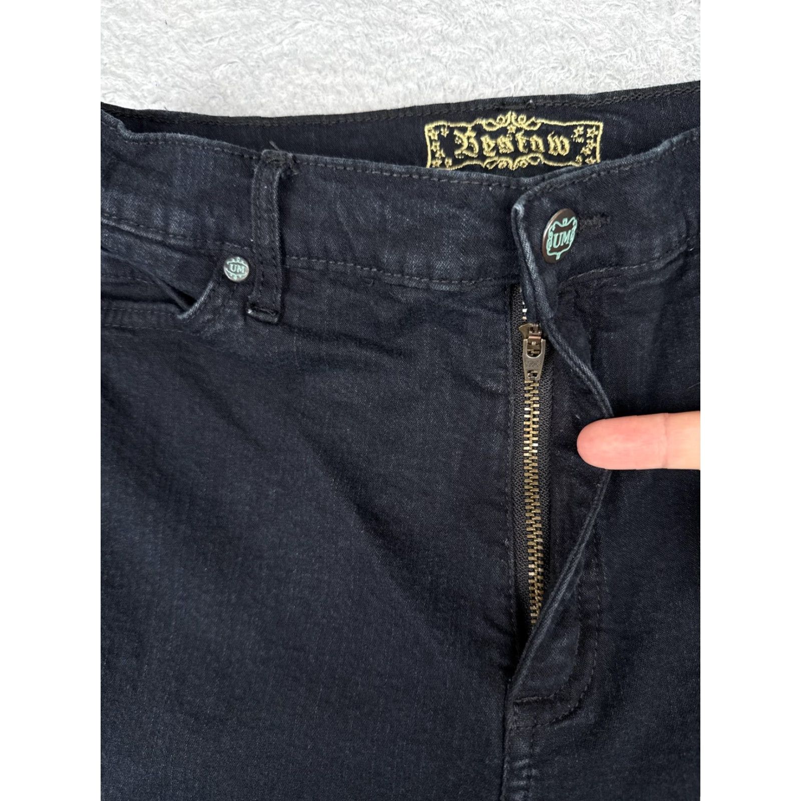 Vintage Bestow Jeans Women's 10 Black Dark Wash High Rise Straight Crop 30x22 Cotton Blend Spandex Denim 5-Pocket Logo Zip Fly Mens? Size 32" / US 10 / IT 46 - 5 Thumbnail