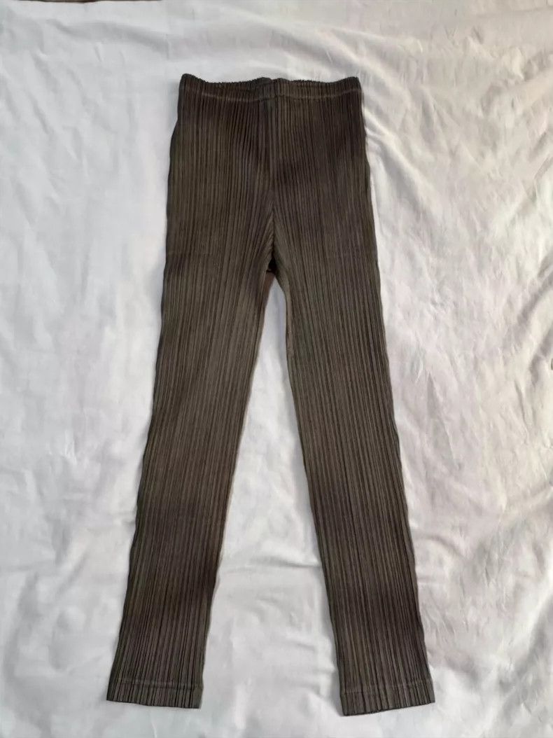 Issey Miyake Issey Miyake size:3 Black pleated trousers Size 22" - 2 Thumbnail