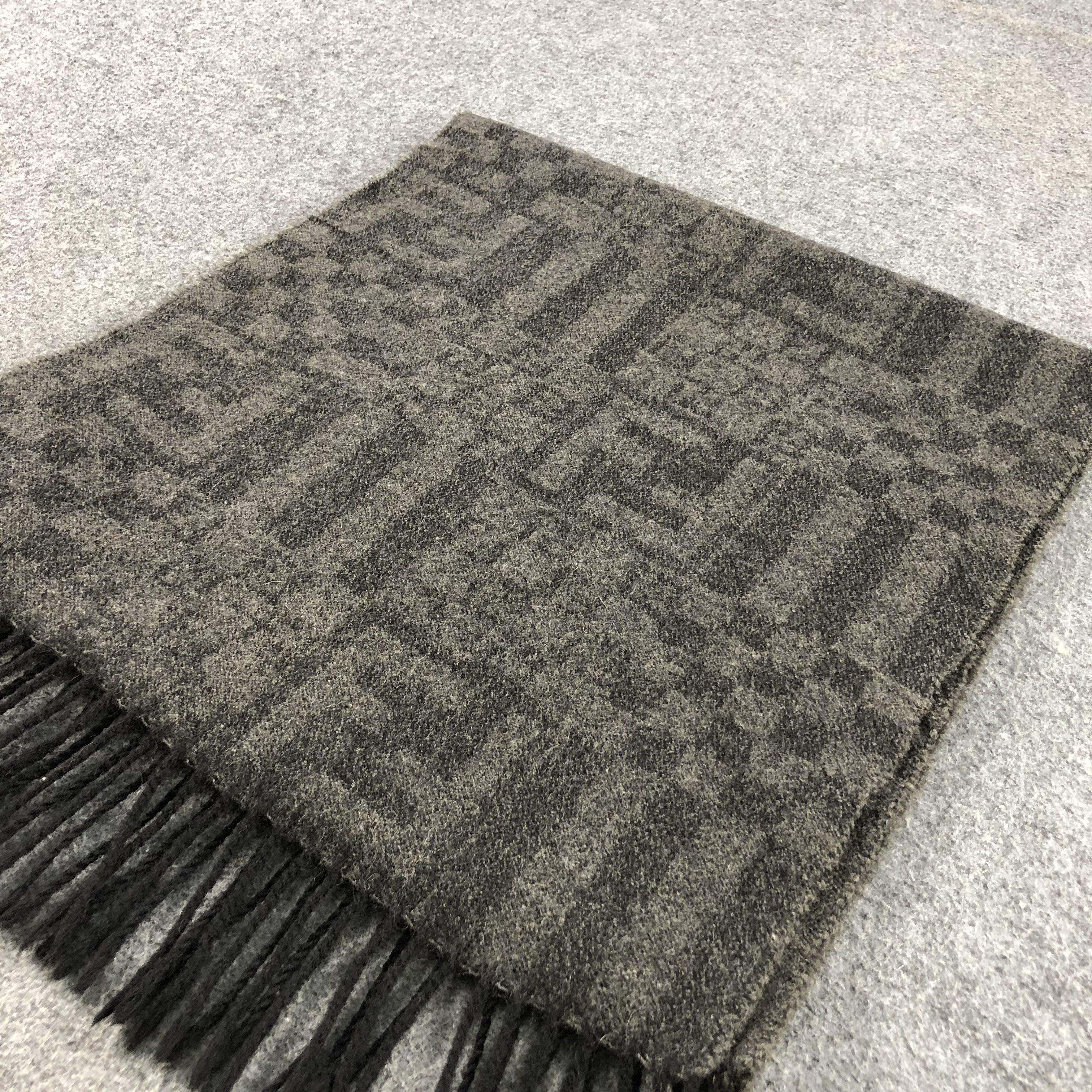 Fendi Fendi FF Monogram Wool Scarf Muffler V732 Size ONE SIZE - 3 Thumbnail
