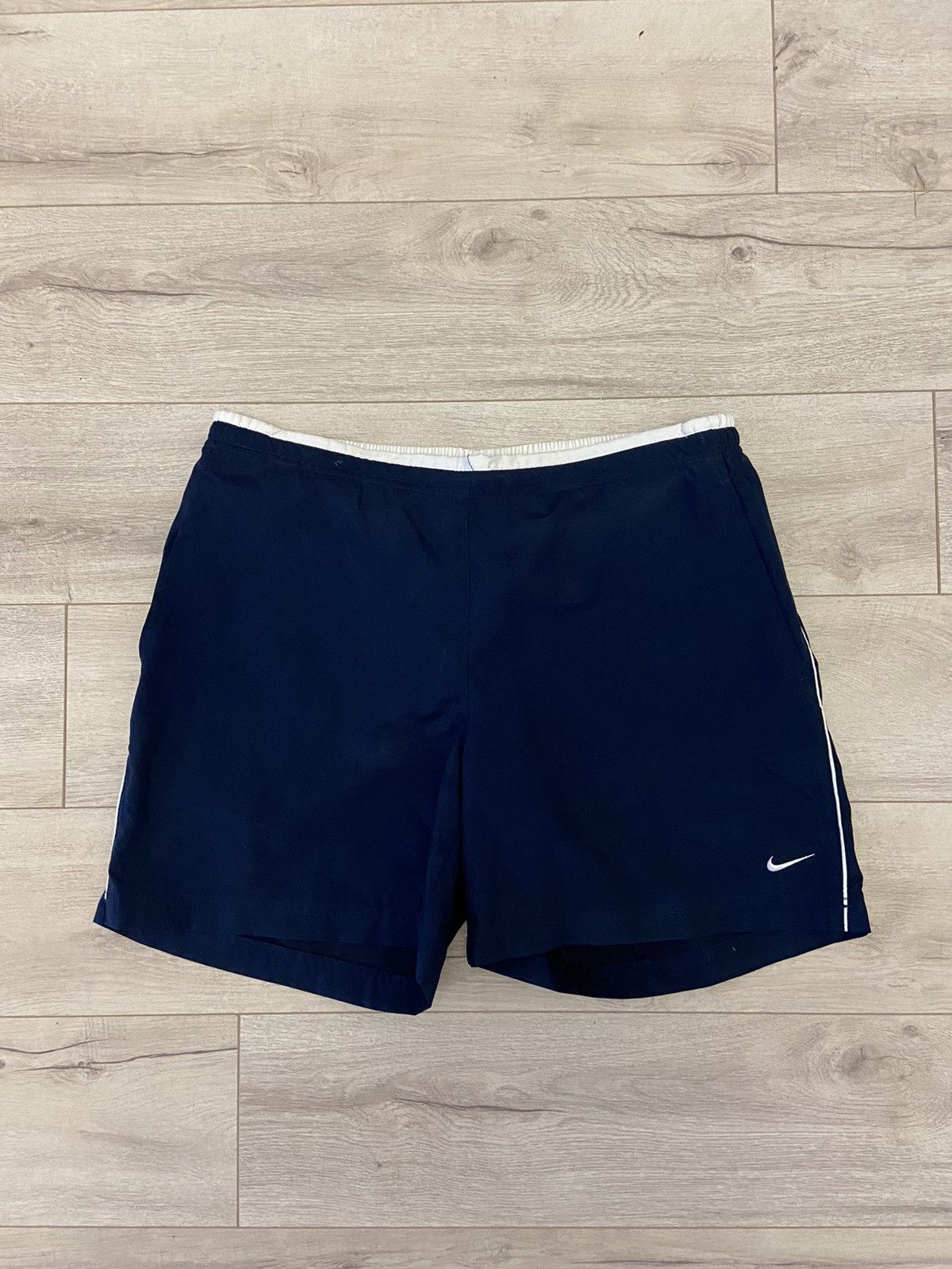Nike × Vintage Nike Vintage Shorts 90’s logo Hype style Size US 34 / EU 50 - 1 Thumbnail