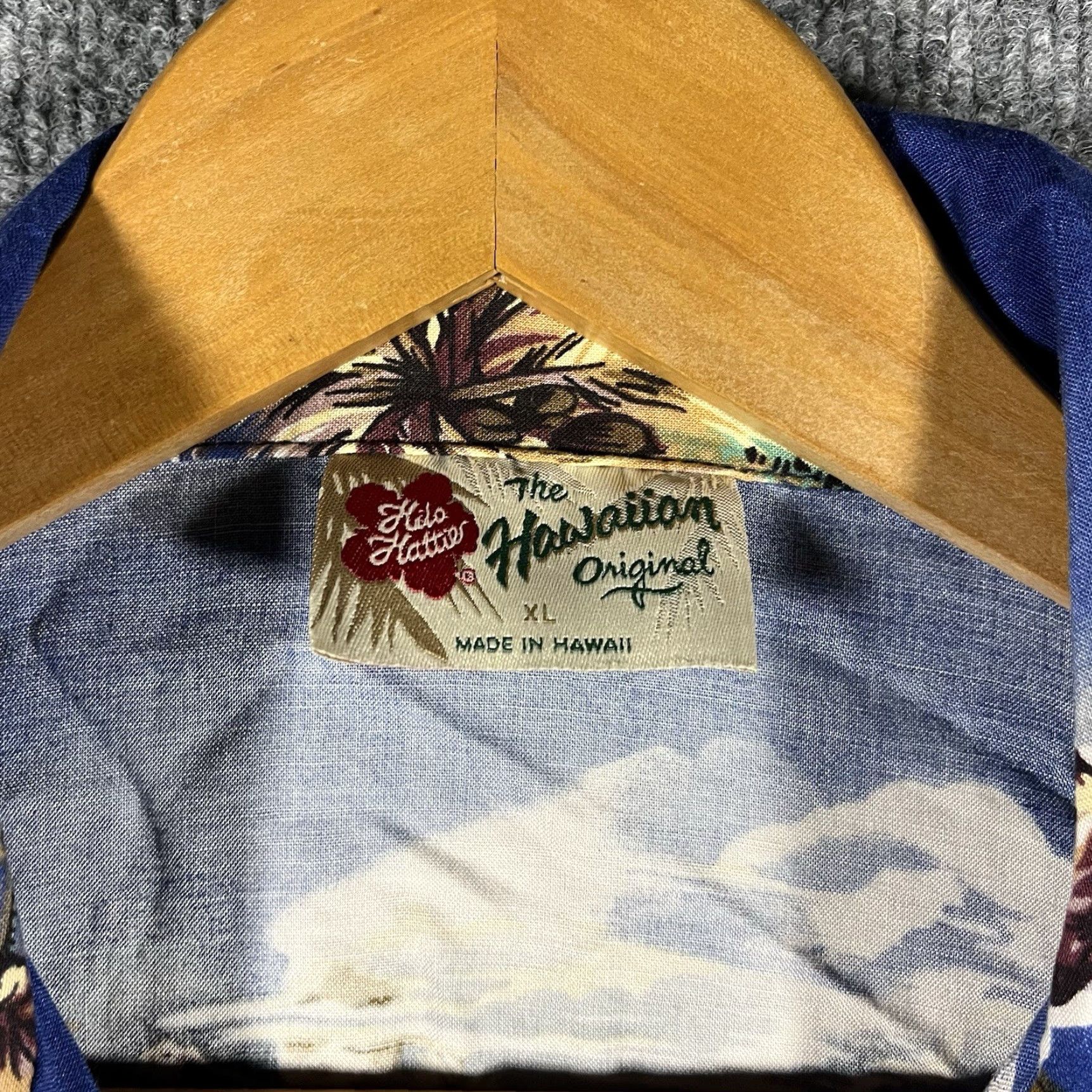 Hilo Hattie VINTAGE Hilo Hattie Shirt Blue Hawaiian Floral Button-Up Mens XL Regular Fit Size US XL / EU 56 / 4 - 3 Thumbnail