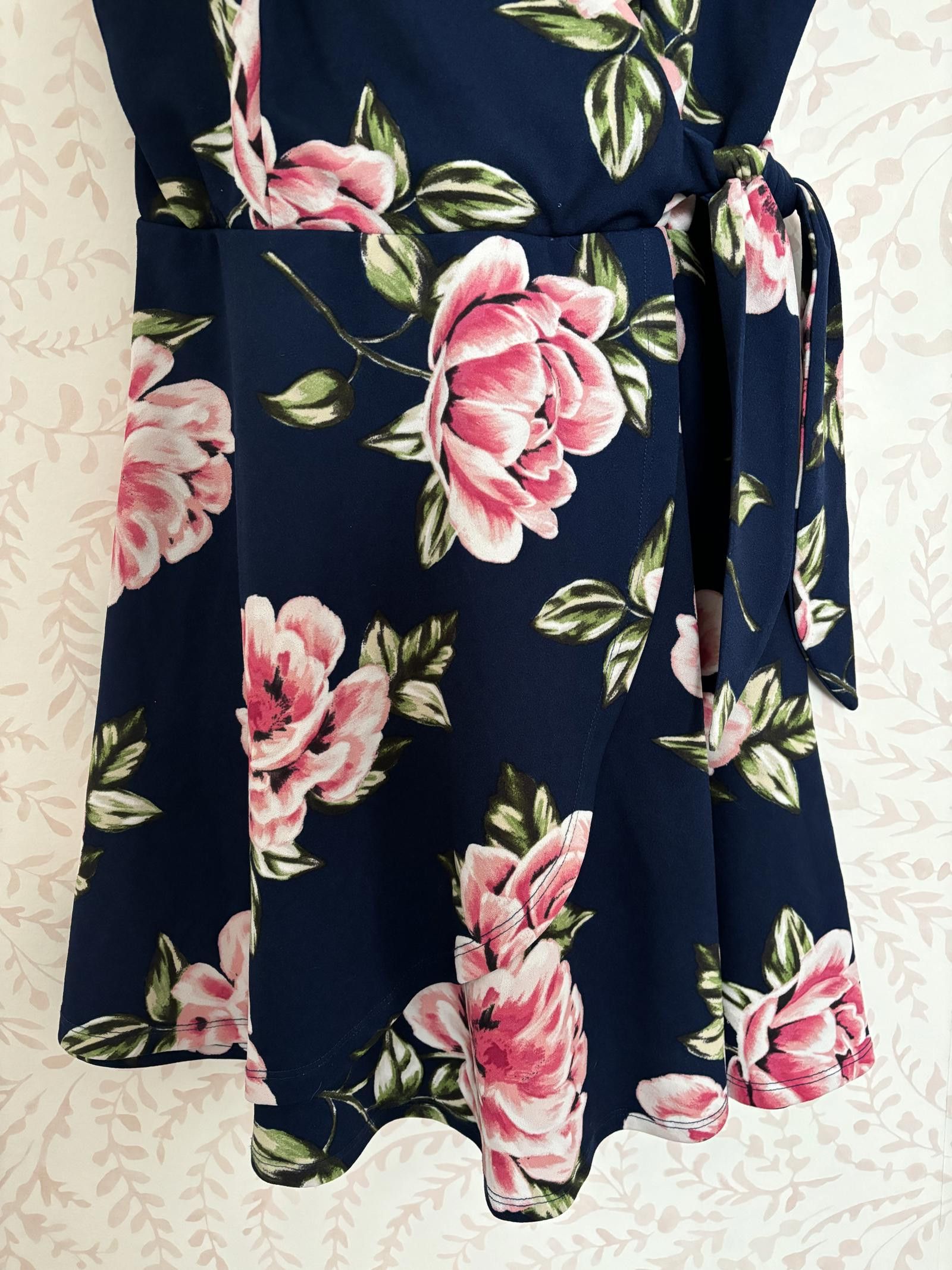 Nordstrom NWOT Nordstrom ROW A Women's Floral Wrap Dress M Size M / US 6-8 / IT 42-44 - 3 Thumbnail