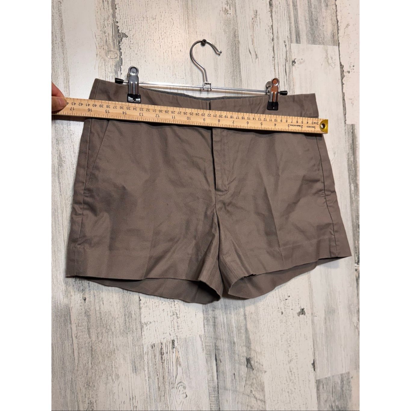 Banana Republic Banana Republic Hampton Fit Women’s Chino Shorts Size 6 Brown | Classic Summer Shorts Size 27" / US 4 / IT 40 - 6 Thumbnail