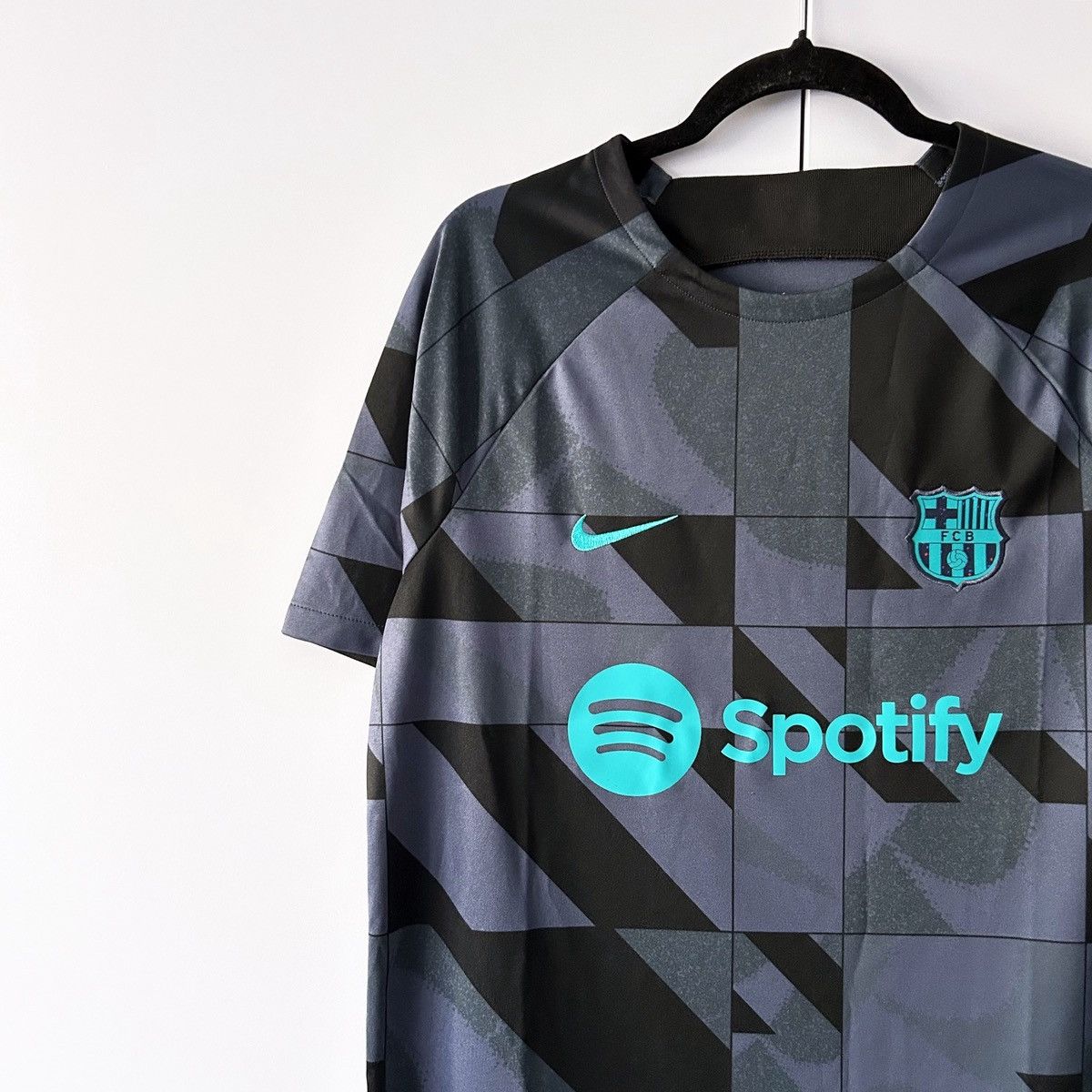 Nike Barselona jersey nike traning 2024 Size US L / EU 52-54 / 3 - 2 Thumbnail