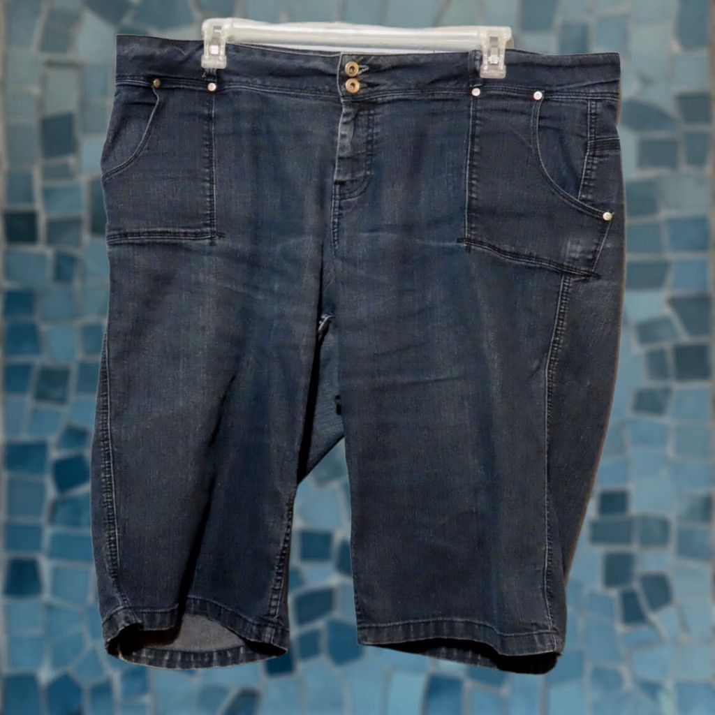 Vintage Wah Jeans Women's Denim Jean Shorts Blue 20 Regular High Rise Zipper Cotton Blend Vintage No Pattern Debut: 0 Size 42" / US 20 - 1 Thumbnail