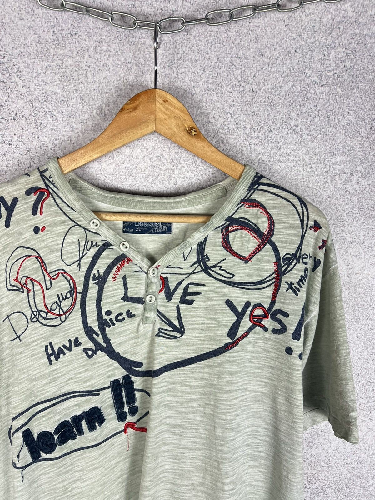 Desigual Vintage Y2K Desigual Art Logo Tee Size US XXL / EU 58 / 5 - 2 Thumbnail