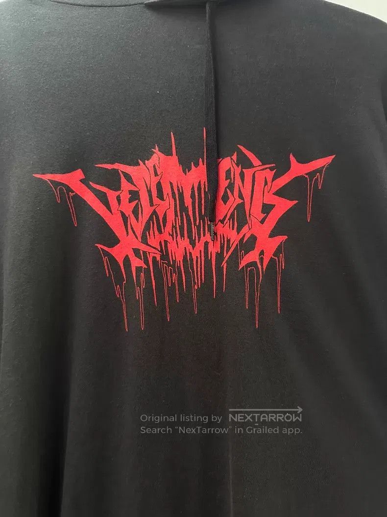 Vetements VETEMENTS Blood Droplets Sanskrit Lightweight Sweatshirt Size US S / EU 44-46 / 1 - 2 Thumbnail