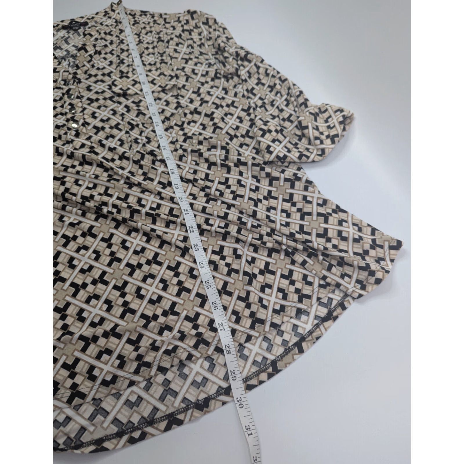 Vintage Cocomo 1X Plus Size Geometric V-Neck Button Top Roll Tab Sleeve 3/4 Geometric BeIGe Size XL / US 12-14 / IT 48-50 - 4 Thumbnail