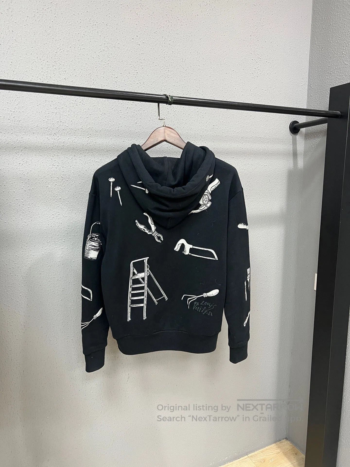 Louis Vuitton Louis Vuitton LV Black Embroidered Utility Hoodie. Size US S / EU 44-46 / 1 - 2 Thumbnail