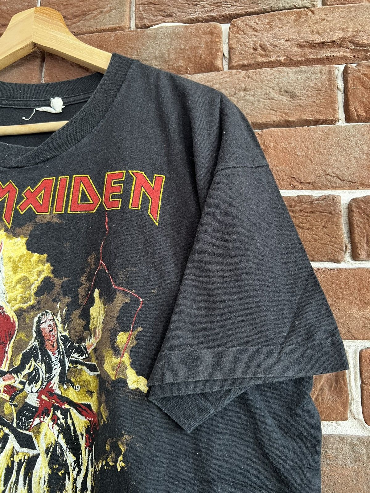 Band Tees 1993 Iron Maiden 90s Vintage Hallowed Rock Metal Band Tshirt Size US XL / EU 56 / 4 - 3 Thumbnail