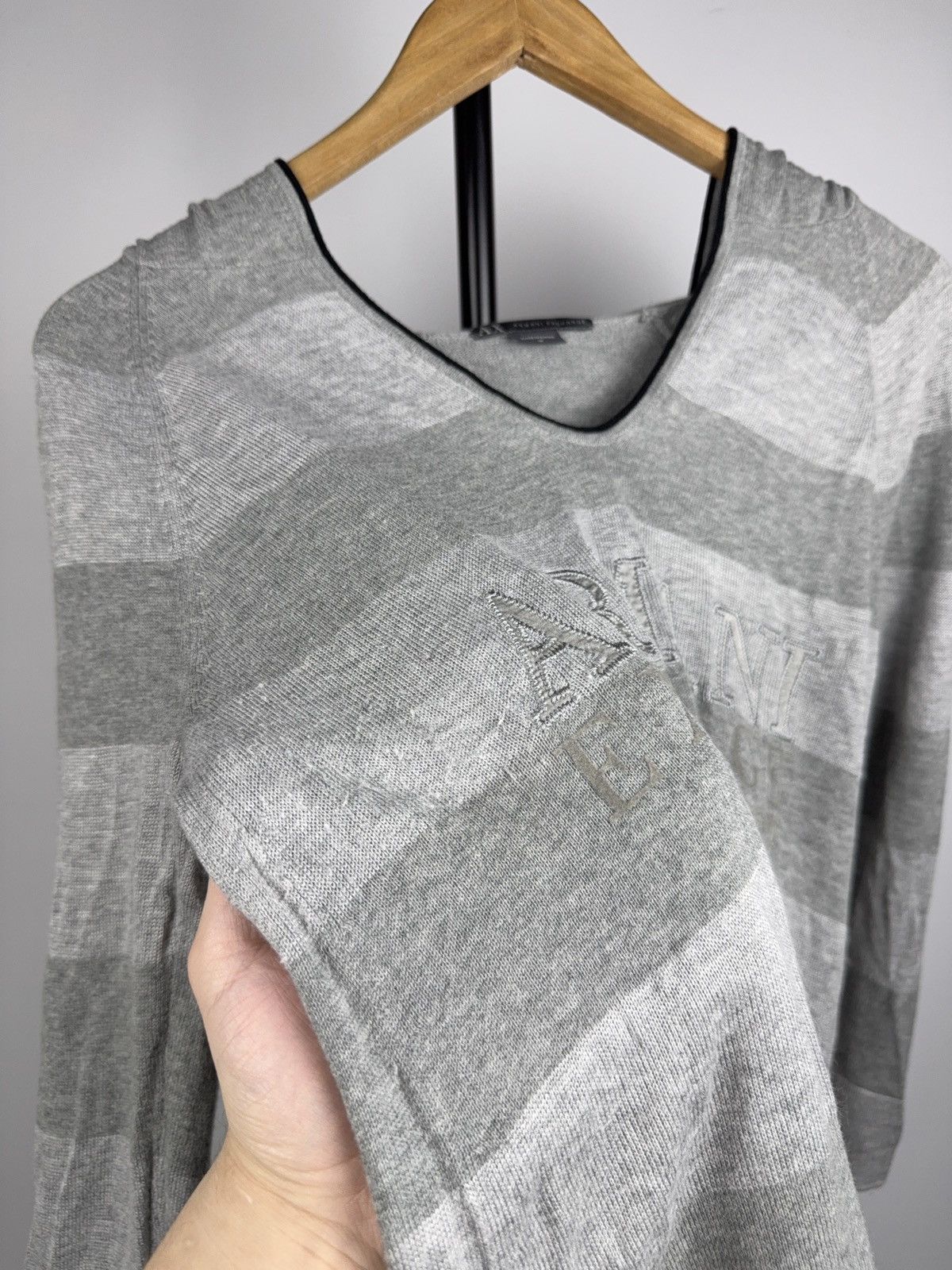 Armani Exchange Luxury Armani Exchange AX V Neck Knit Grey Logo Sweater M Size M / US 6-8 / IT 42-44 - 4 Thumbnail