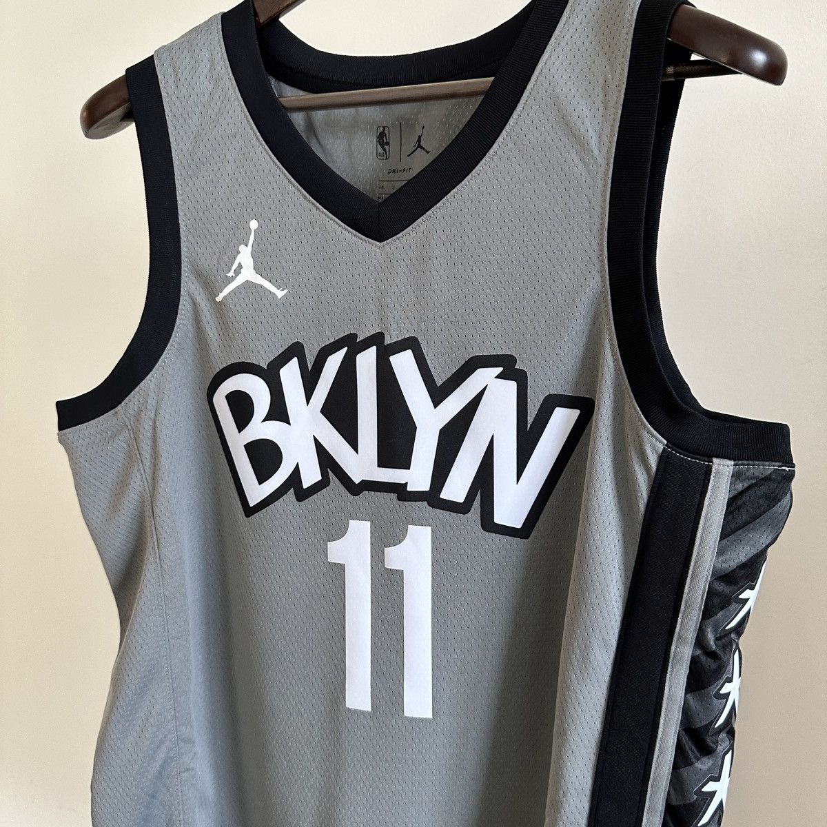 NBA × Nike Kyrie Irving Nets Nike Swingman Statement Jersey L New NBA Size US L / EU 52-54 / 3 - 3 Thumbnail