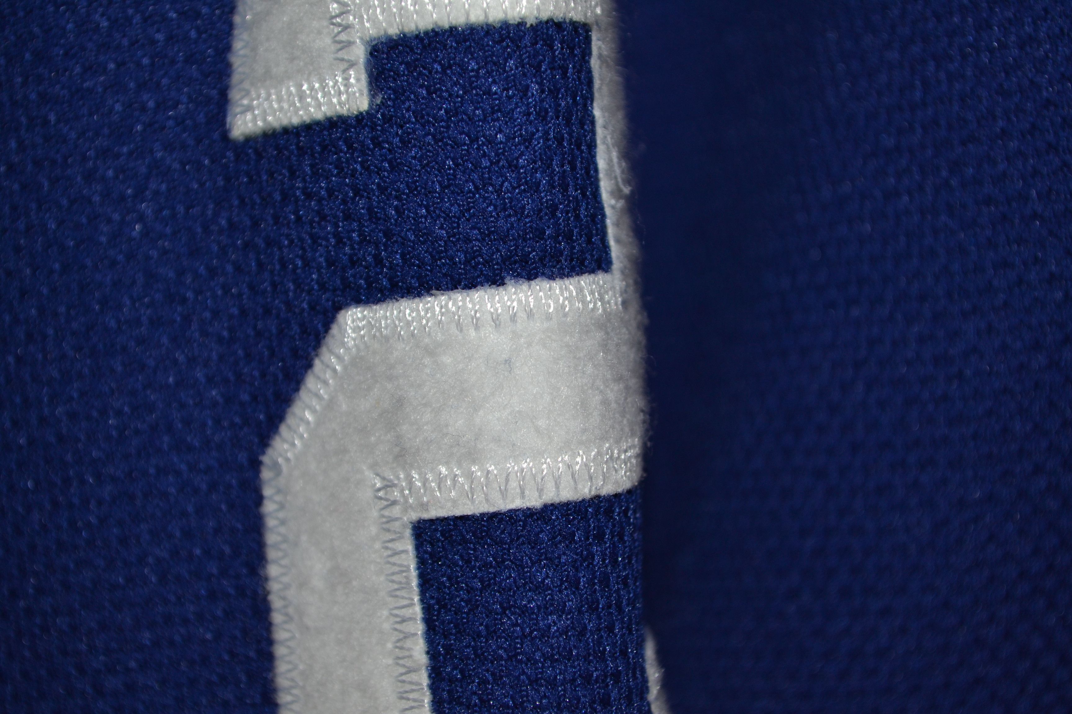 Reebok 2011 Toronto Maple Leafs Luke Schenn 2 Jersey XL