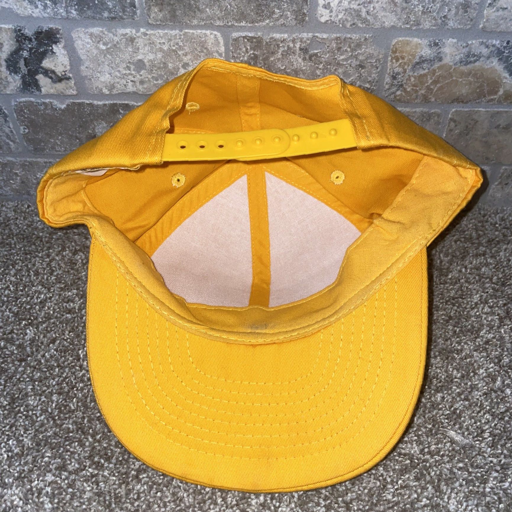 Vintage Empire Cat Yellow Embroidered Snap Back Hat Men One Size Cat Empire Yellow Embroidered Snap Back Hat Size ONE SIZE - 4 Thumbnail