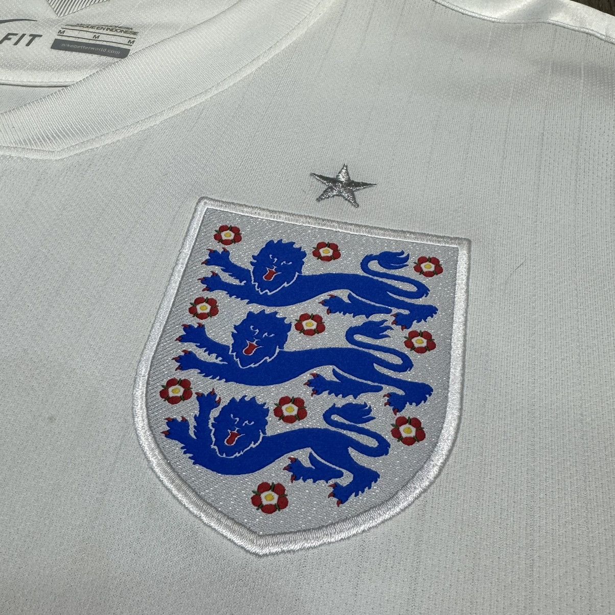 Nike England 14/15 home shirt #11 Welbeck Size US M / EU 48-50 / 2 - 6 Thumbnail