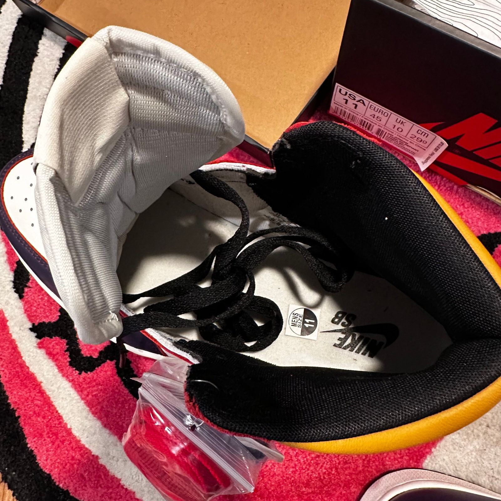 Jordan Brand Jordan 1 Retro High OG Defiant SB – LA to Chicago – Size 11 Size US 11 / EU 44 - 9 Thumbnail