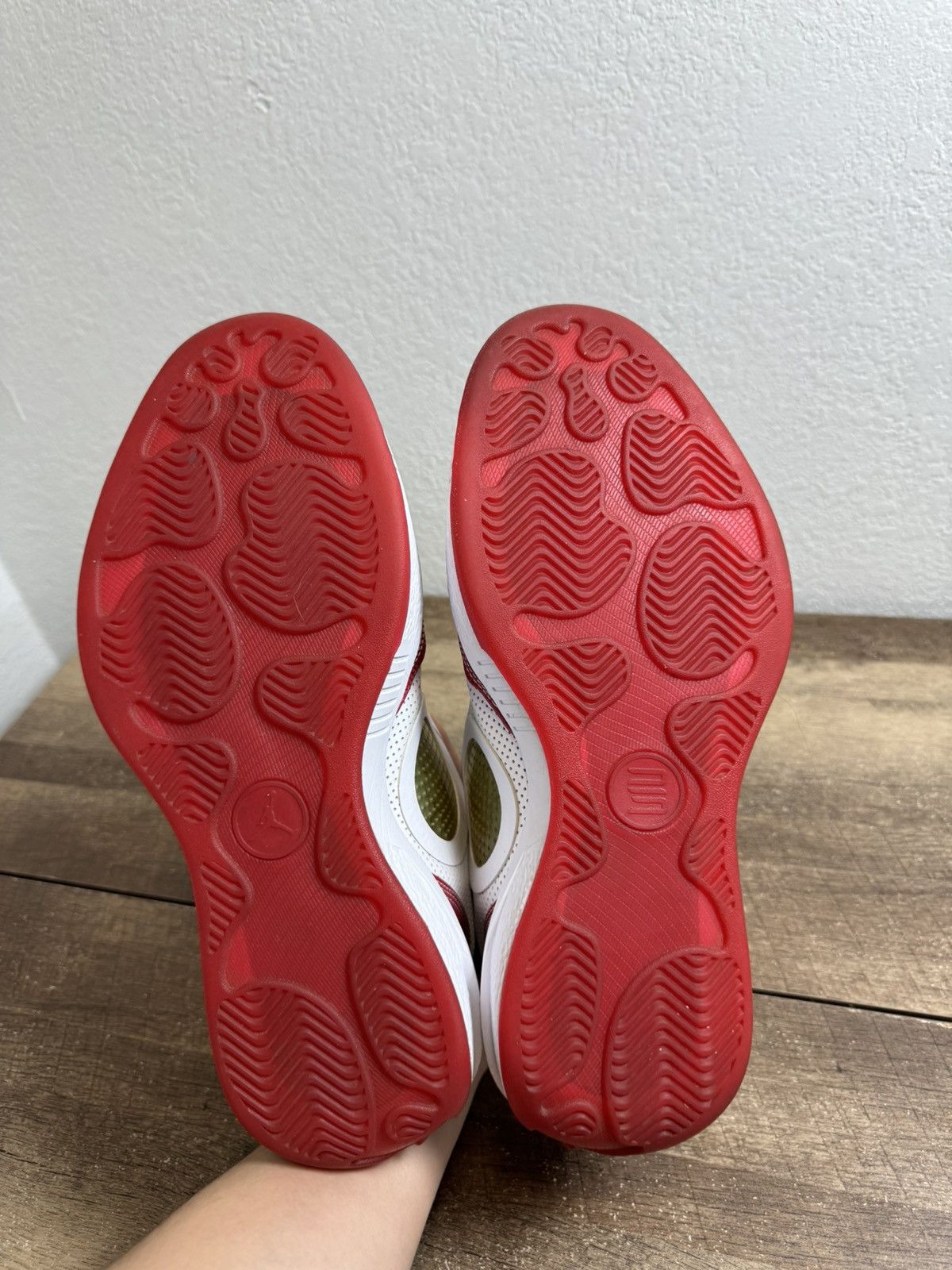 Jordan Brand Size 12 - Jordan 2010 Welcome Home Red / White Wade Size US 12 / EU 45 - 6 Thumbnail