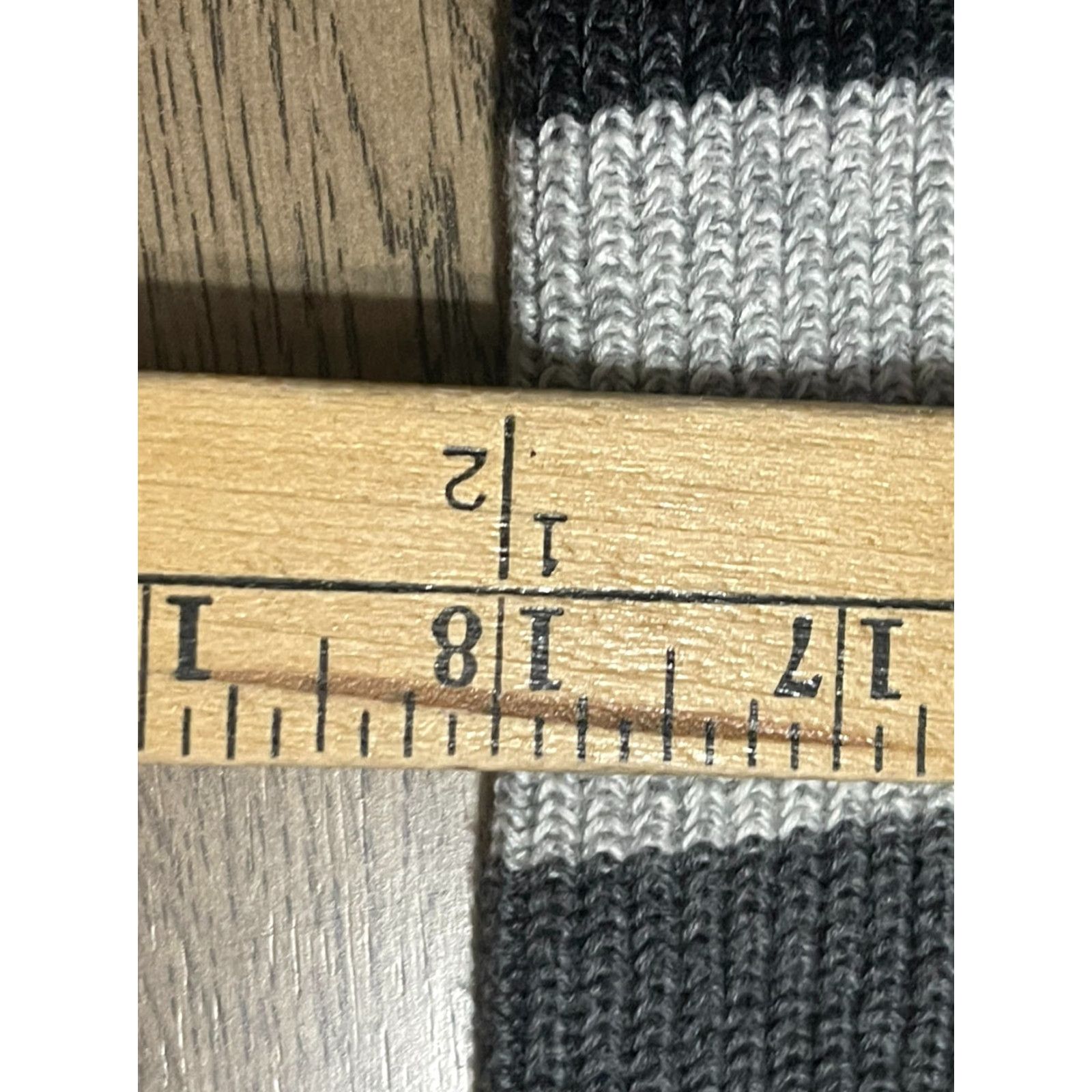 Izod IZOD Sweater Women's Size Medium Gray Black Striped Pullover Knit Size M / US 6-8 / IT 42-44 - 5 Thumbnail