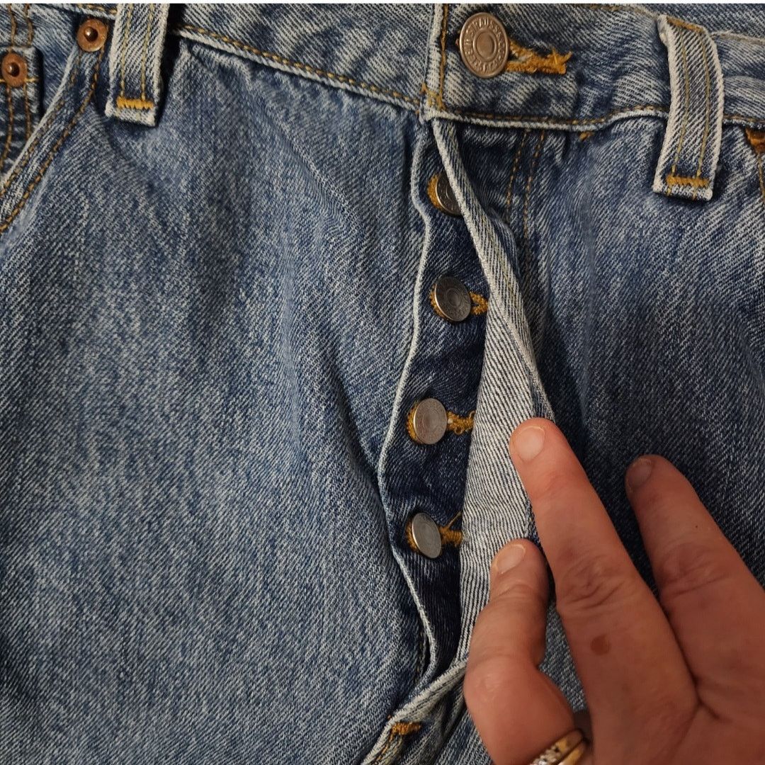 Levi's Levis 501 button fly jeans mens size 38x30 2300 Size US 38 / EU 54 - 4 Thumbnail