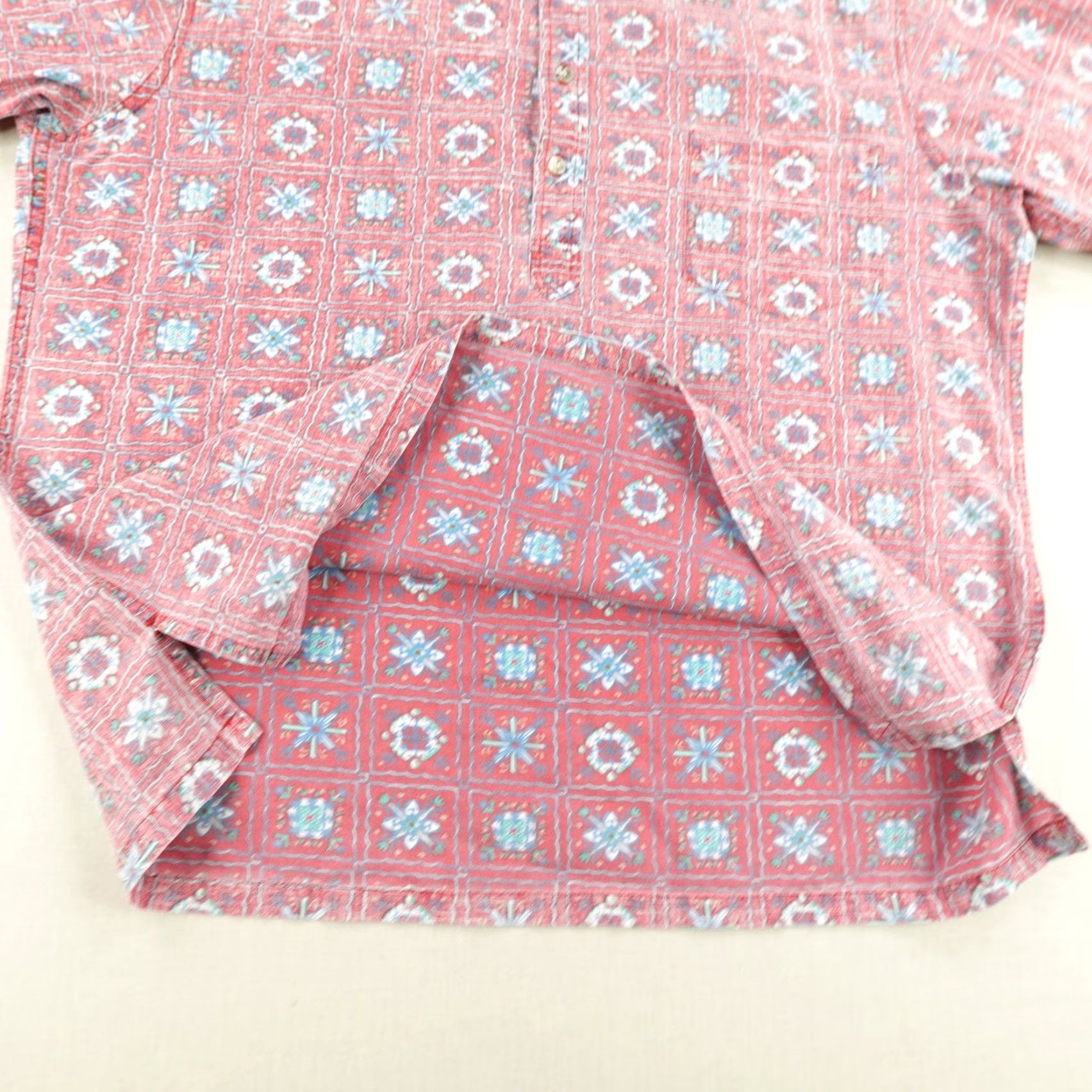 Tori Richard VINTAGE Tori Richard Shirt Mens Large Red Blue Hawaiian Aloha 70s Geometric Cotton Button-Up Short Sleeve Pockets Collared Tone: Red/Blue/White Size US L / EU 52-54 / 3 - 4 Thumbnail