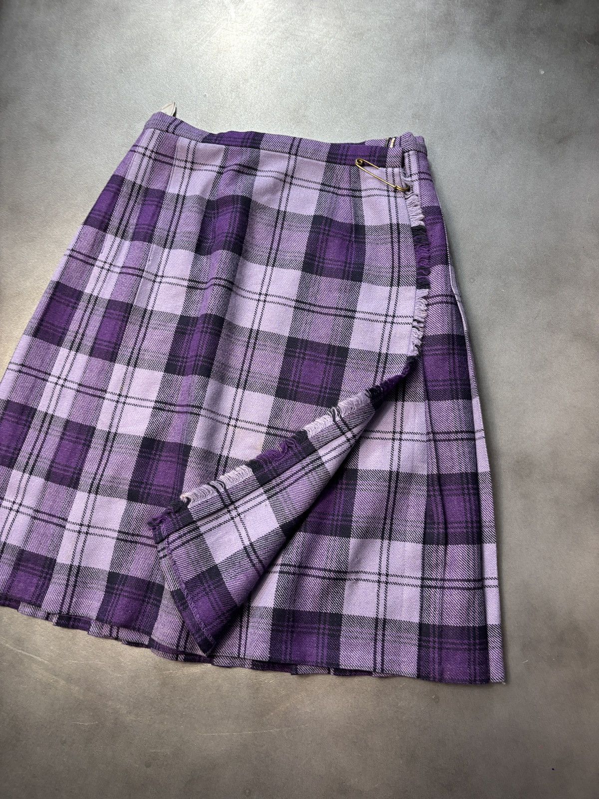 Marks & Spencer × Vintage 1960s Plaid Skirt Vintage St. Michaels England Tartan School Size 23" - 23 Thumbnail