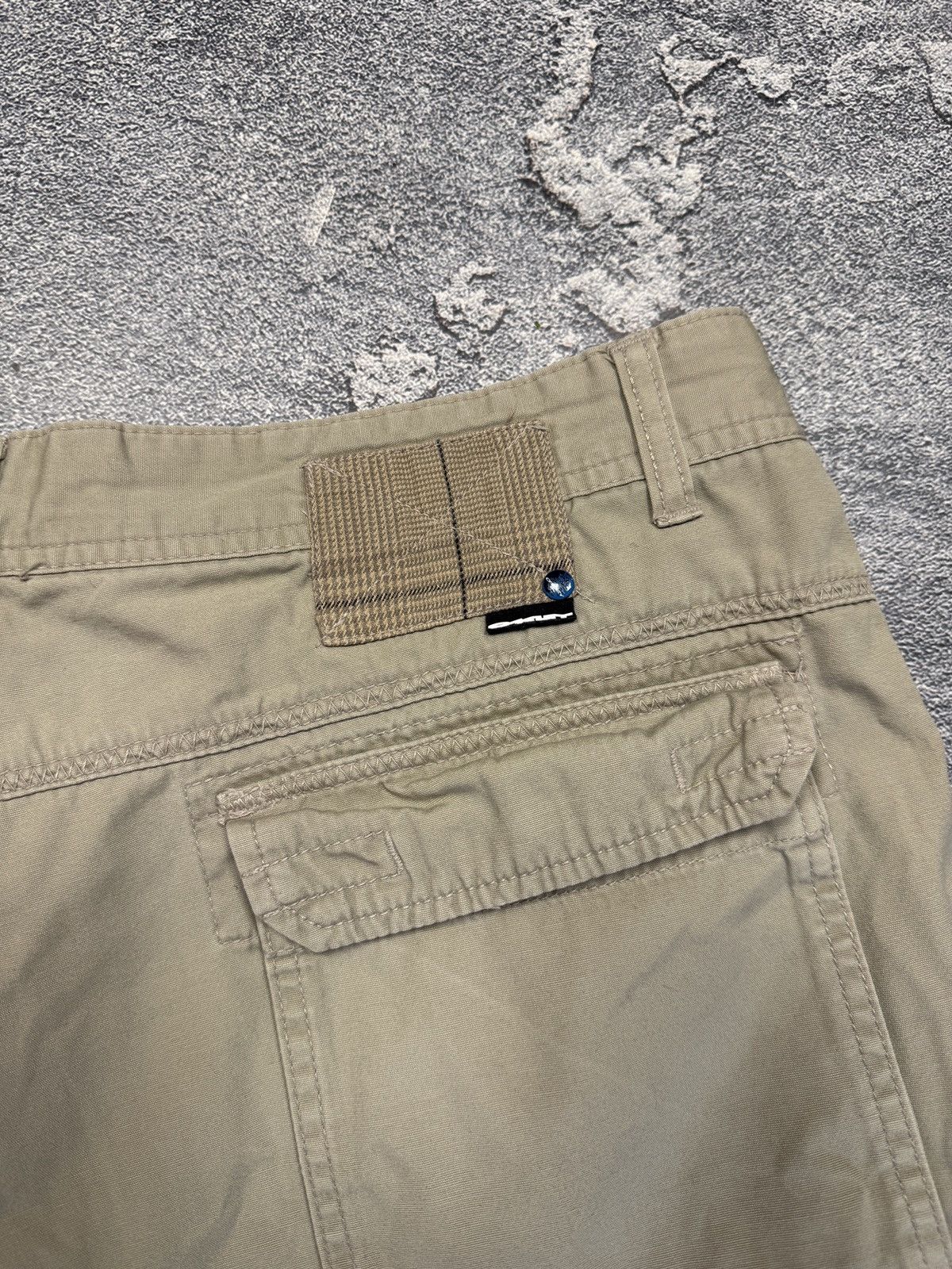 Oakley × Vintage Vintage Oakley distressed cargo Y2K shorts Size US 38 / EU 54 - 7 Thumbnail
