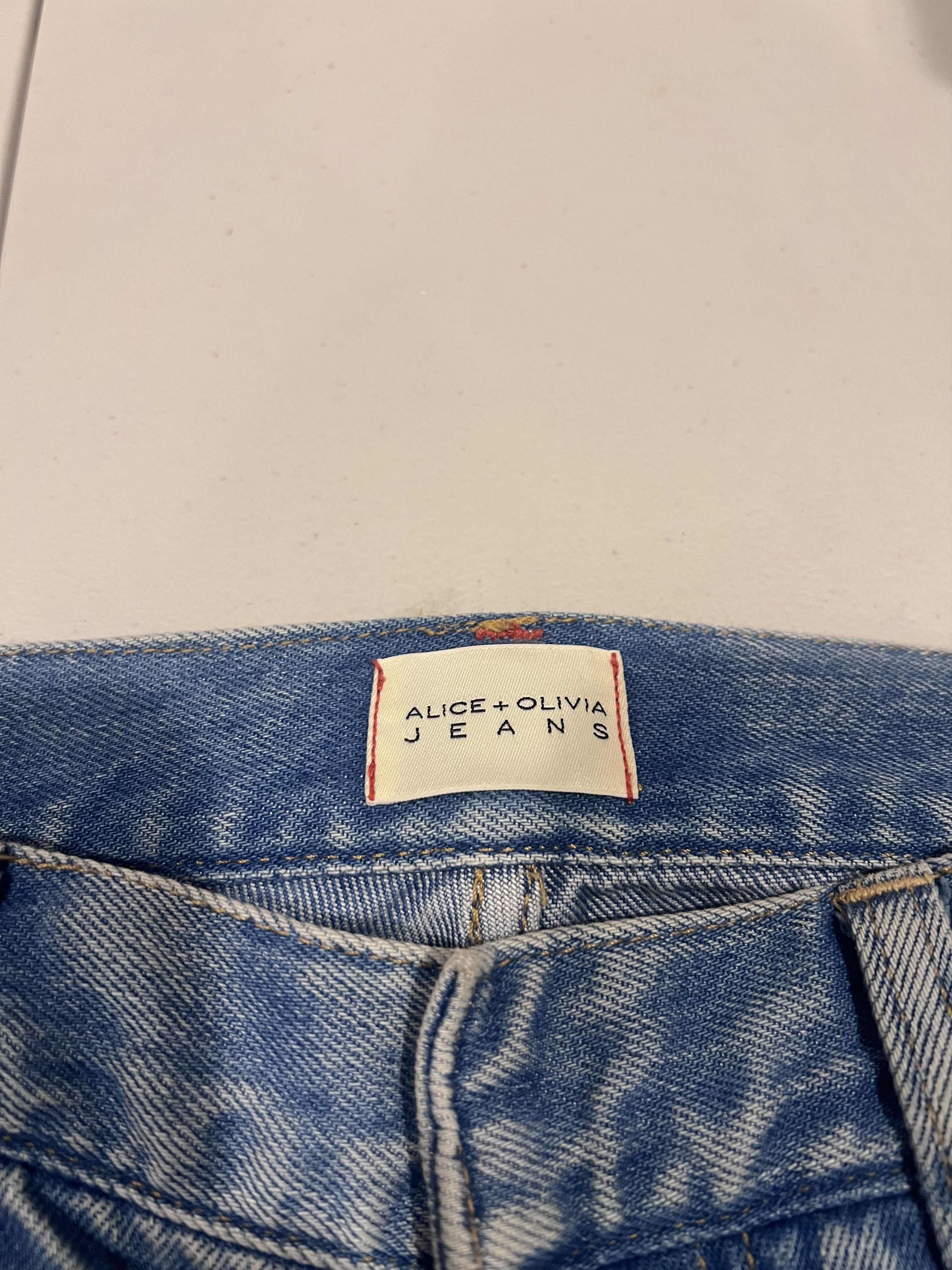 Alice + Olivia Alice + Olivia Baggy Denim Cargo Pants Size 24" / US 00 / IT 34 - 3 Thumbnail