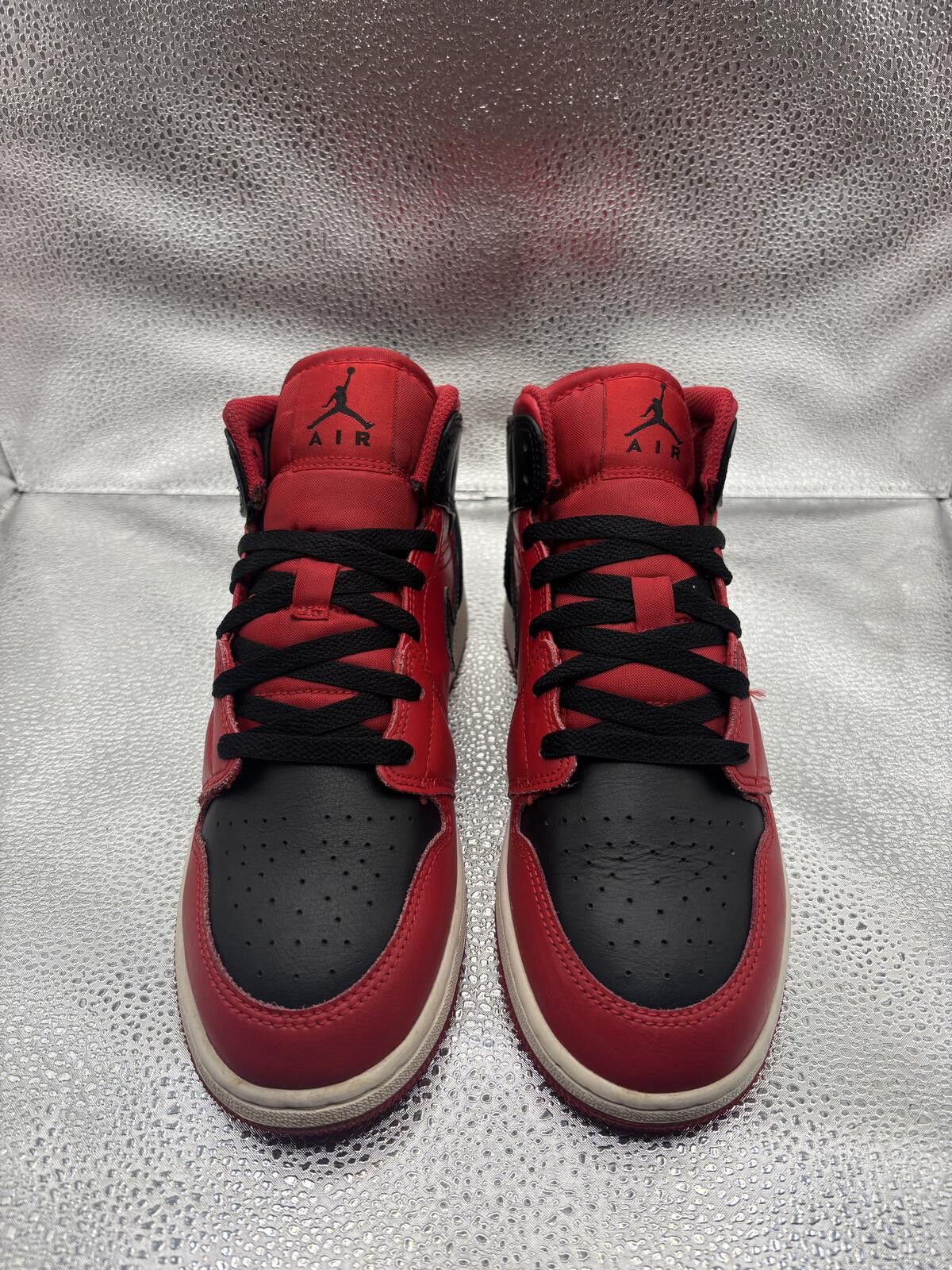 Jordan Brand Air Jordan 1 mid reverse red 2021 GS Size US 6 / EU 39 - 2 Thumbnail