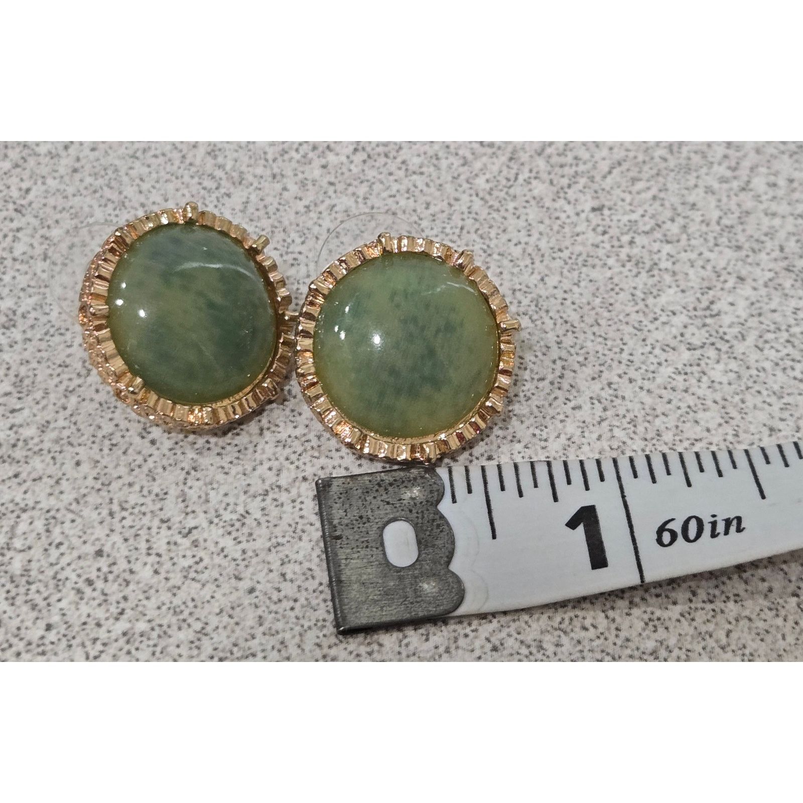 Other Green Stone Surrounded by Gold Metal Stud Earrings Size ONE SIZE - 4 Thumbnail