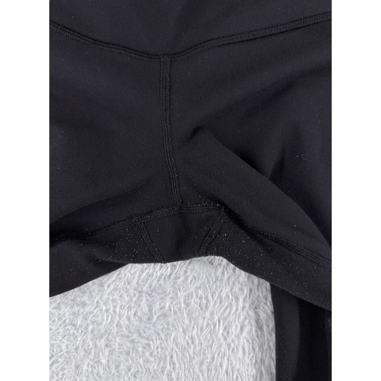 Lululemon Lululemon Pants Womens 6 Black Crop 21" Gym Yoga Workout Casual Athleisure Wunder Under Size 28" / US 6 / IT 42 - 2 Thumbnail