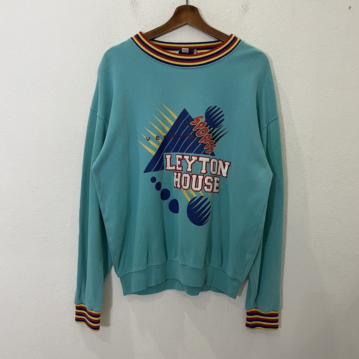 Japanese Brand Vintage Leyton House Versus Sports Spell Out Sweatshirt Size US L / EU 52-54 / 3 - 1 Thumbnail