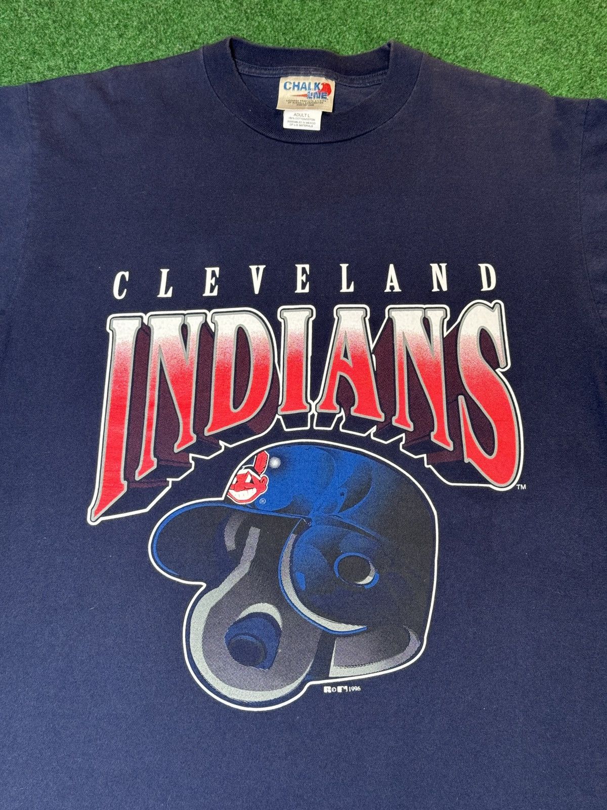 Chalk Line × MLB × Vintage Vintage 90s Cleveland Indians Chalk Line MLB Helmet T Shirt Size US L / EU 52-54 / 3 - 2 Thumbnail