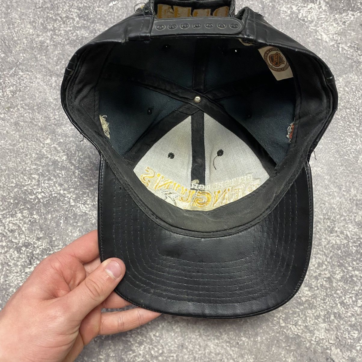 NHL × Sports Specialties × Vintage VTG 90’s Pittsburgh Penguins NHL Specialties leather Cap Size ONE SIZE - 9 Thumbnail