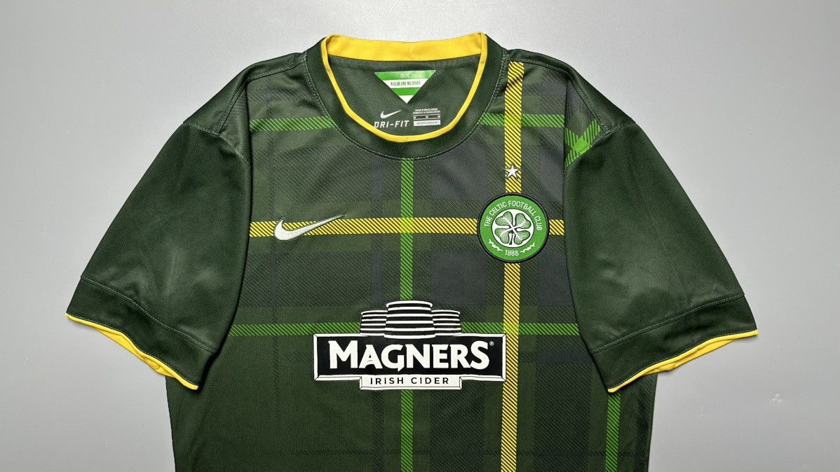 Nike CELTIC NIKE 2014/2015 FOOTBALL AWAY JERSEY #5 VIRGIL Size US M / EU 48-50 / 2 - 3 Thumbnail