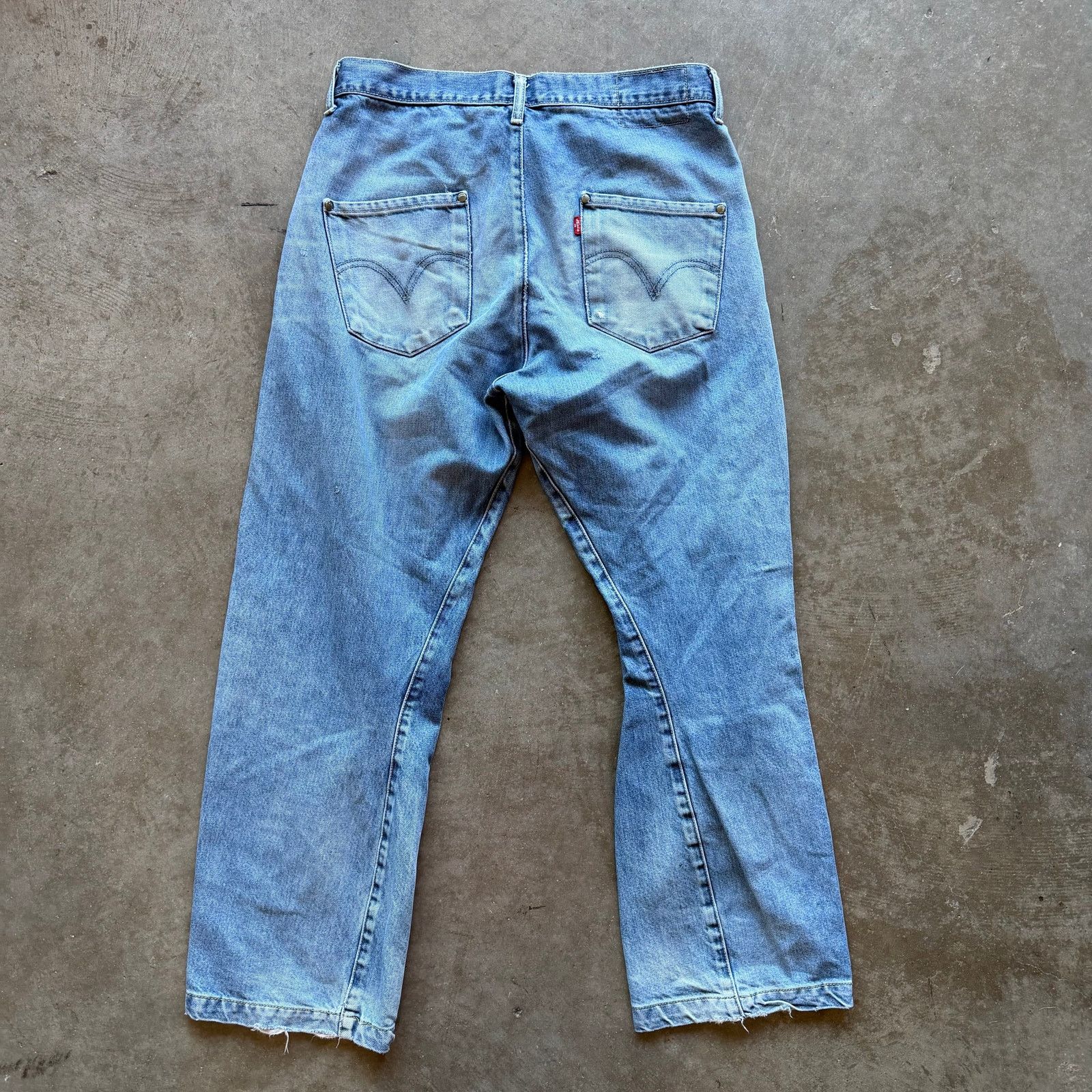 Levi's Vintage Levi’s Engineered Jeans 32x28 Light Wash Twisted Leg Size US 34 / EU 50 - 8 Thumbnail
