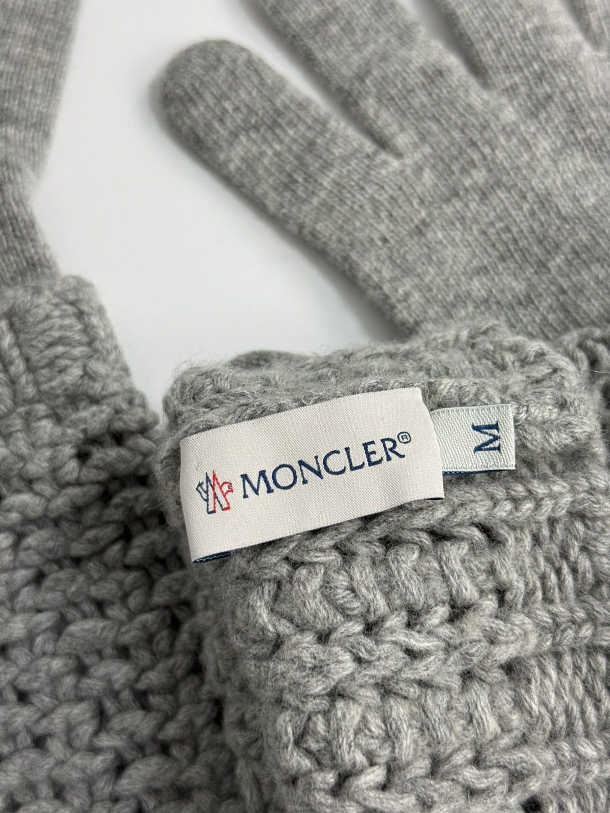 Moncler Moncler Knit Gloves Cashmere / Wool Gray Ledies Size ONE SIZE - 12 Thumbnail