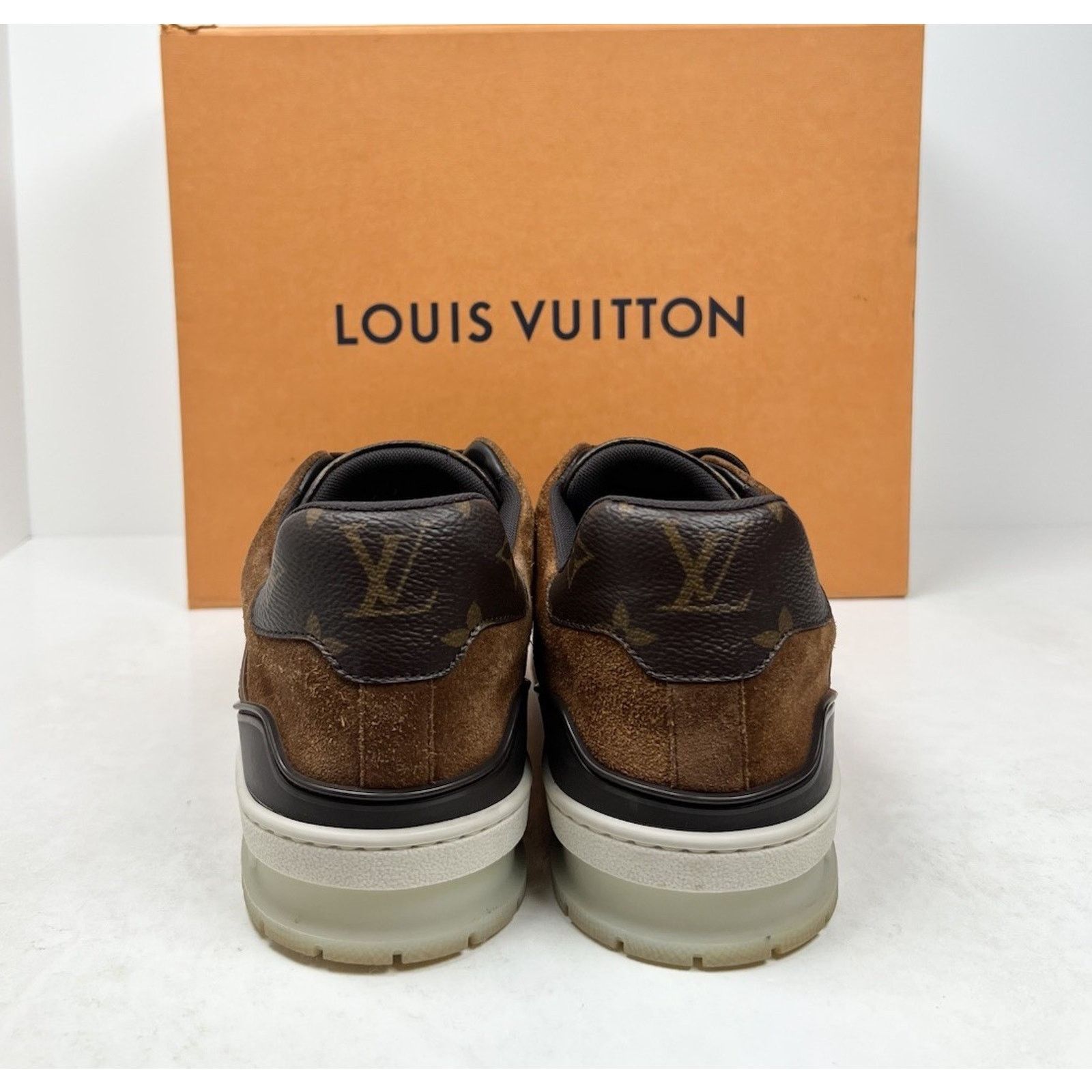 Louis Vuitton Size 8.5LV/9.5US - Louis Vuitton Brown Suede Size US 9.5 / EU 42-43 - 4 Thumbnail
