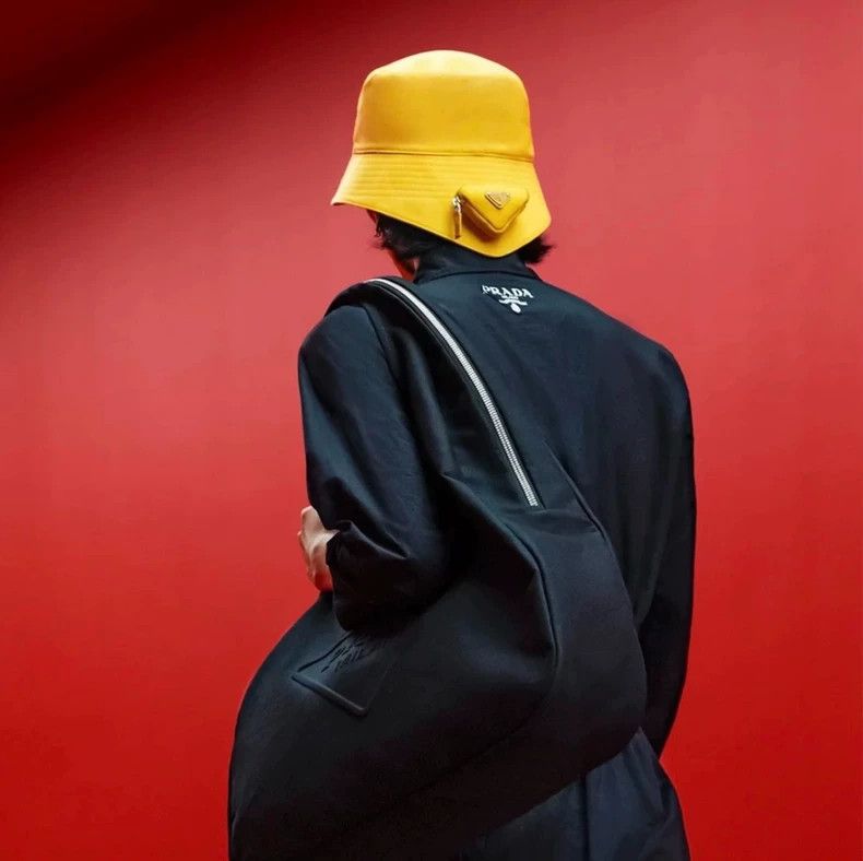 Prada prada 22 SS catwalk chicken yellow triangle fisherman hat 2 Size ONE SIZE - 7 Thumbnail
